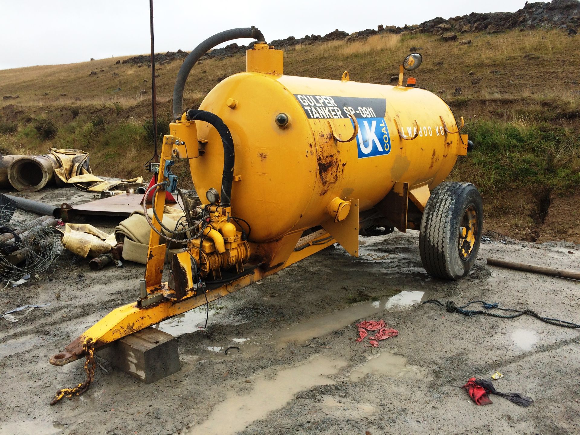Single Axle Draw Bar Water Bowser, with hydraulic pump (plant no. SP0911) Situated At Potland Burn