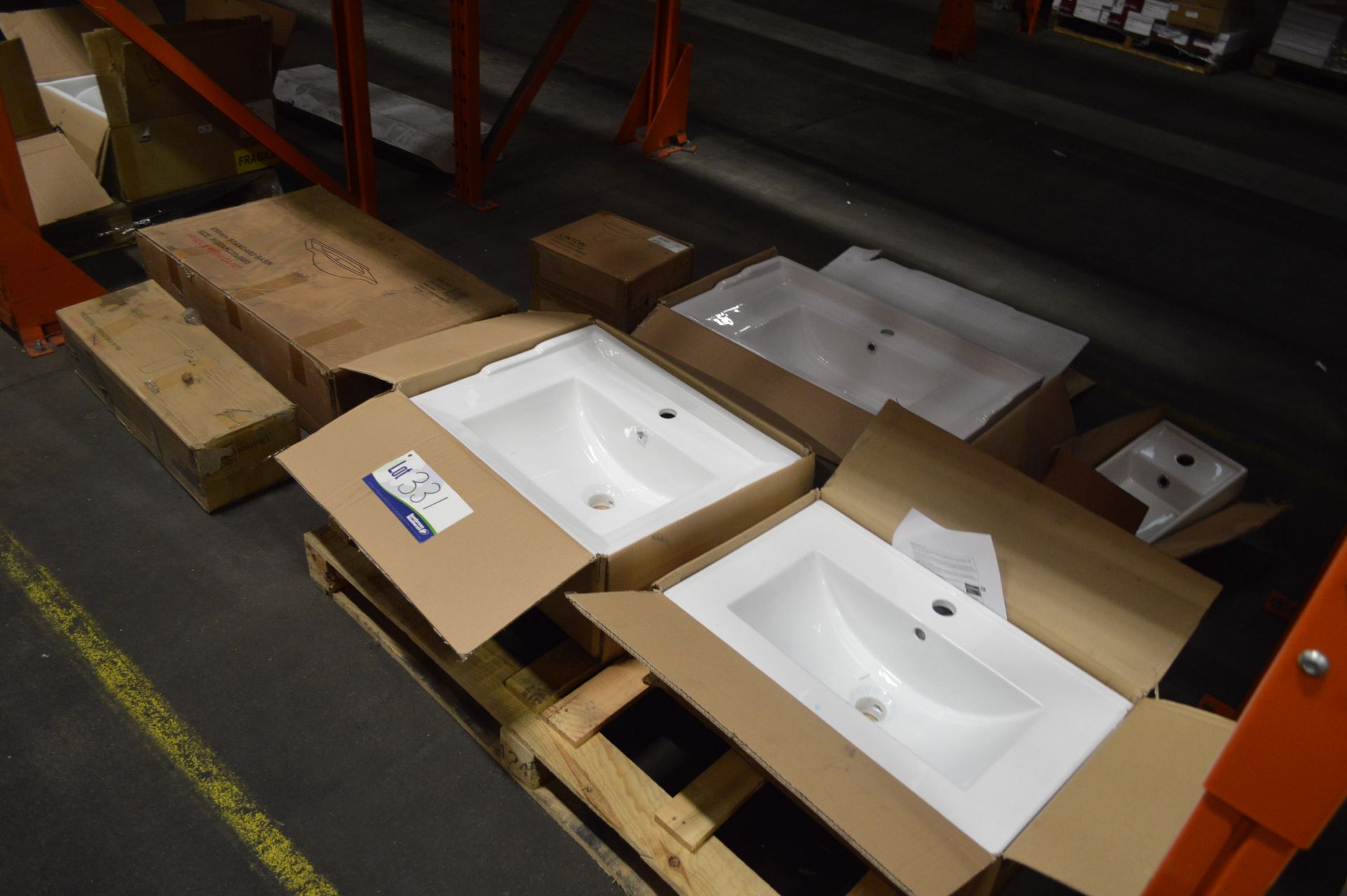 Ceramic Sinks, as set out - Image 2 of 3