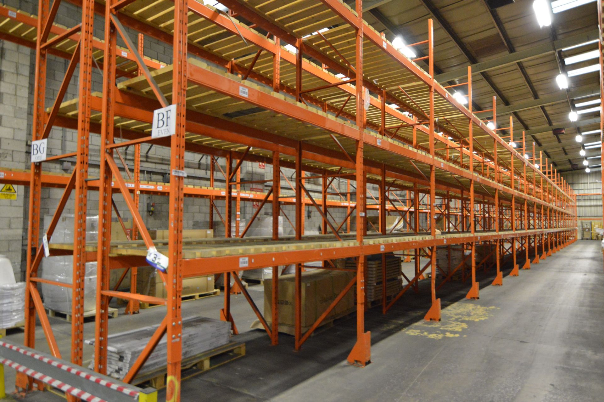 Redirack SD 2.50 DOUBLE SIDED 38 BAY THREE TIER PALLET RACK, each run approx. 52m x 1m x 5.4m - Image 4 of 4