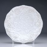 Reliefteller. Meissen. 2nd half 19th cent.  Porcelain, glazed. Spiegel mit reichem Floral-