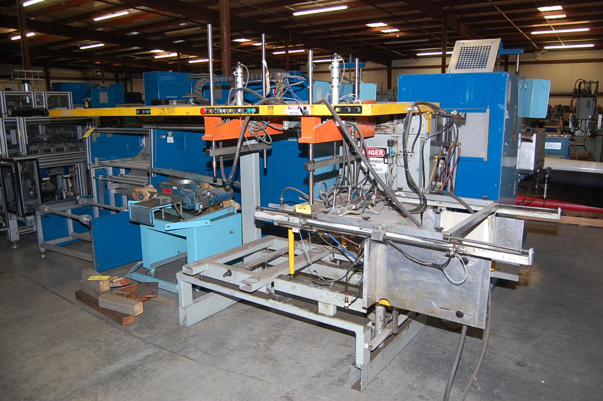 Lee Manufacturing Material Feeder/Stacker, Note - No Table