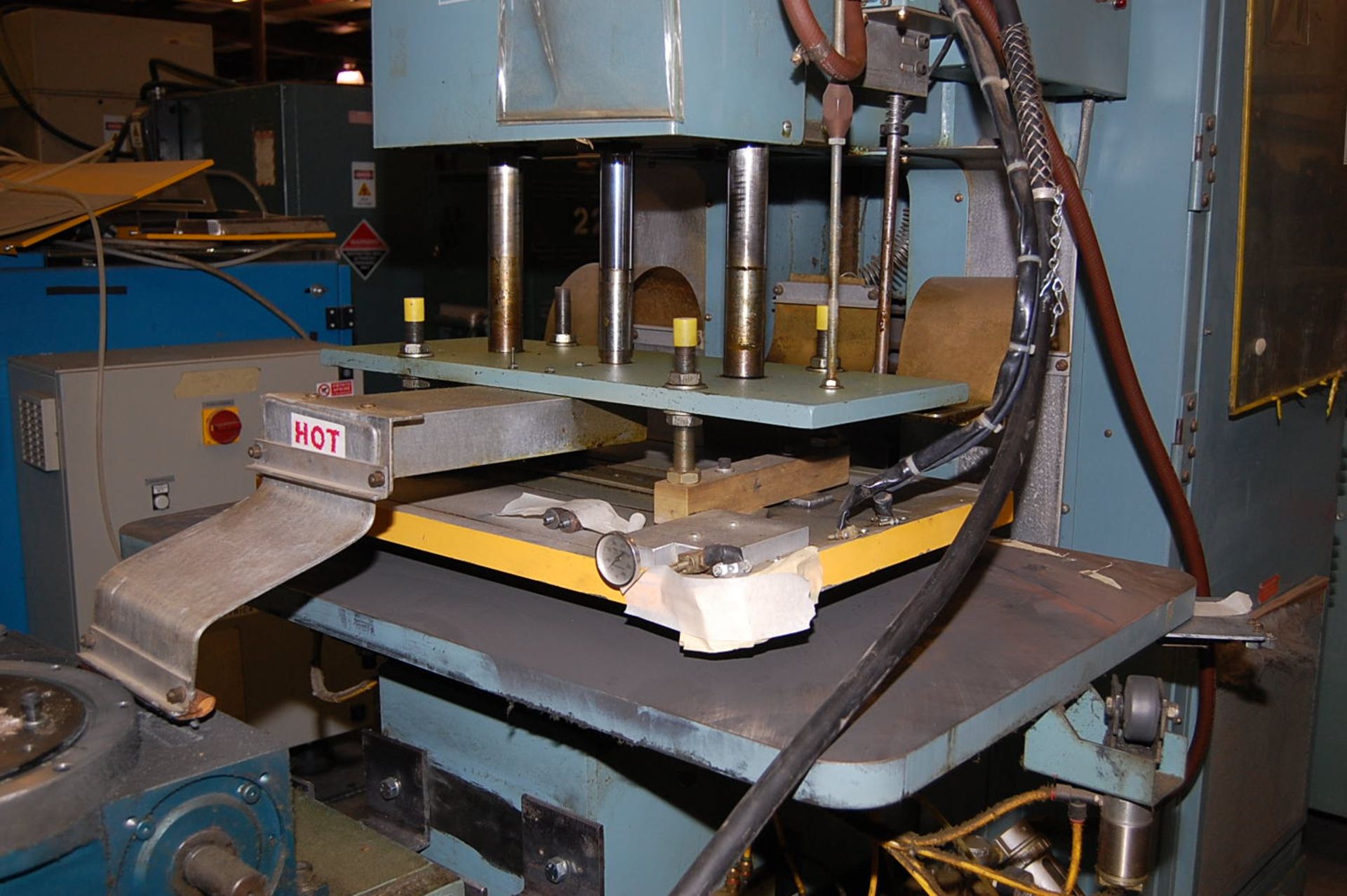 Kabar Series DH Sealer Press, Heated Platen, Includes Motorized Rotary Table, Note - No Tube - Image 2 of 2