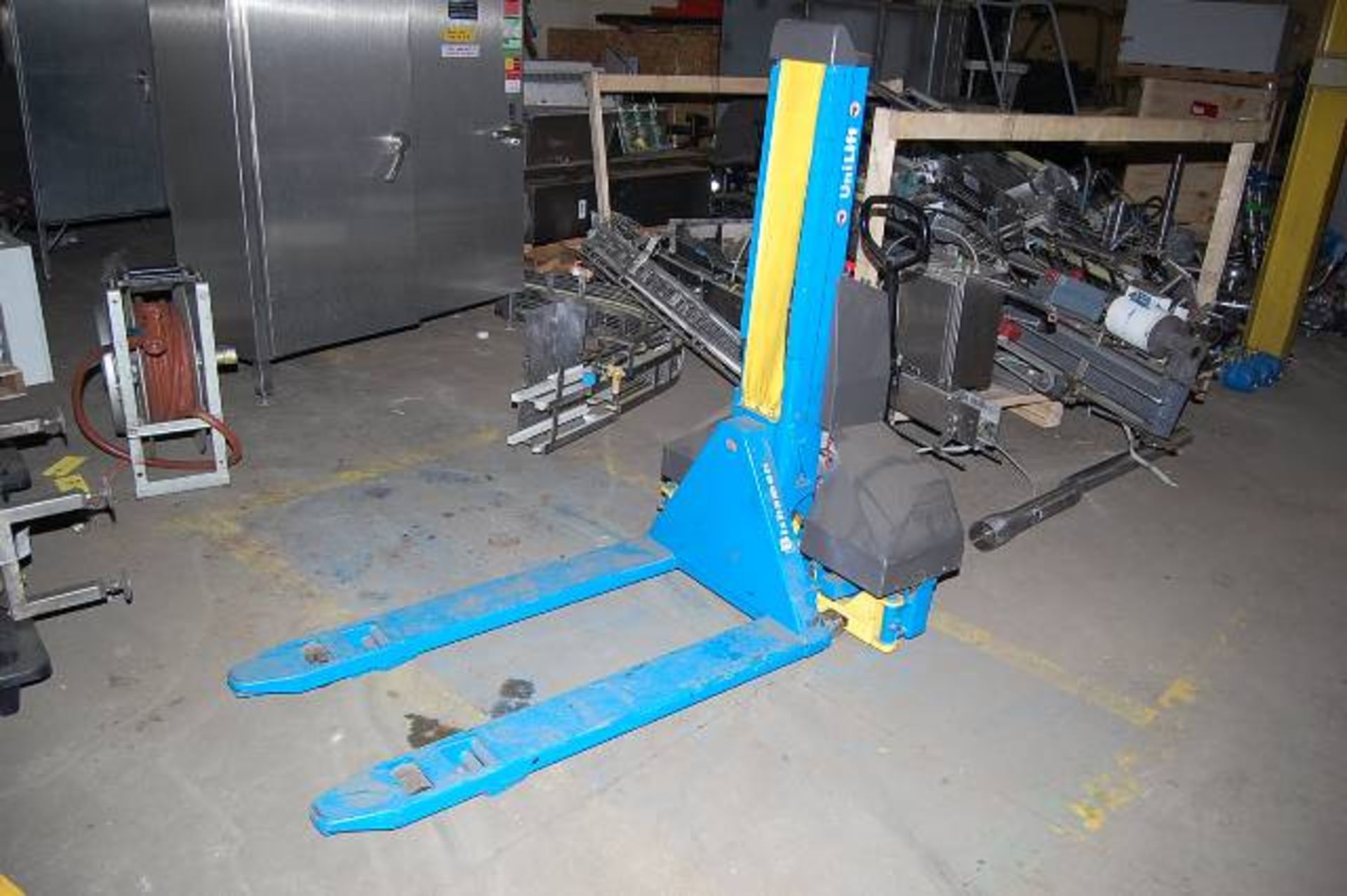 Bishamon Model #UNI-20 Electric Shop Lift, 24 Volt, Rated 2000 lb. Capacity, Serial #904801