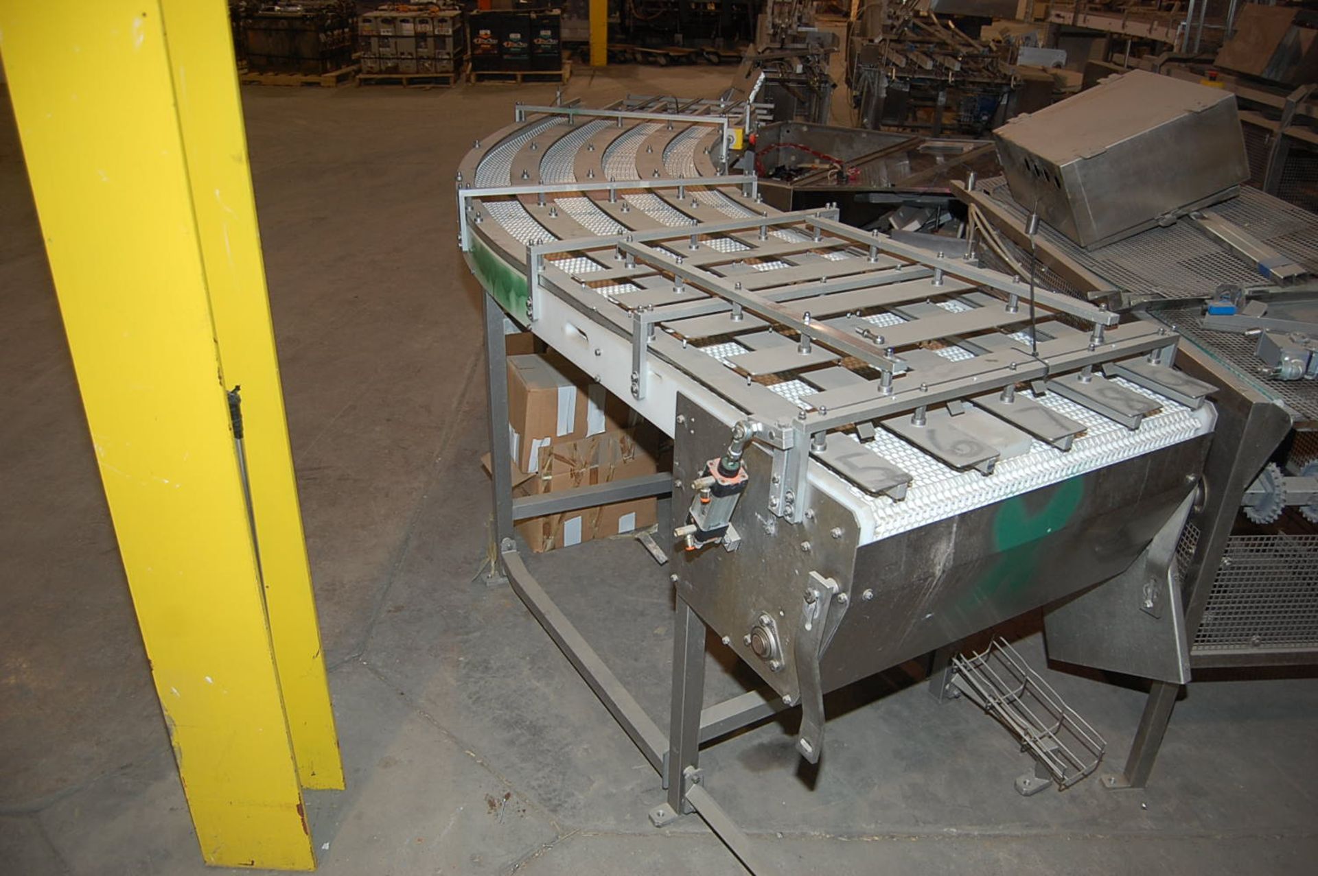 Conveyor, 26 in. Wide x 144 in. Length, Belt Conveyor, Base, Note - No Motor Rigging fee: $100 - Image 3 of 3