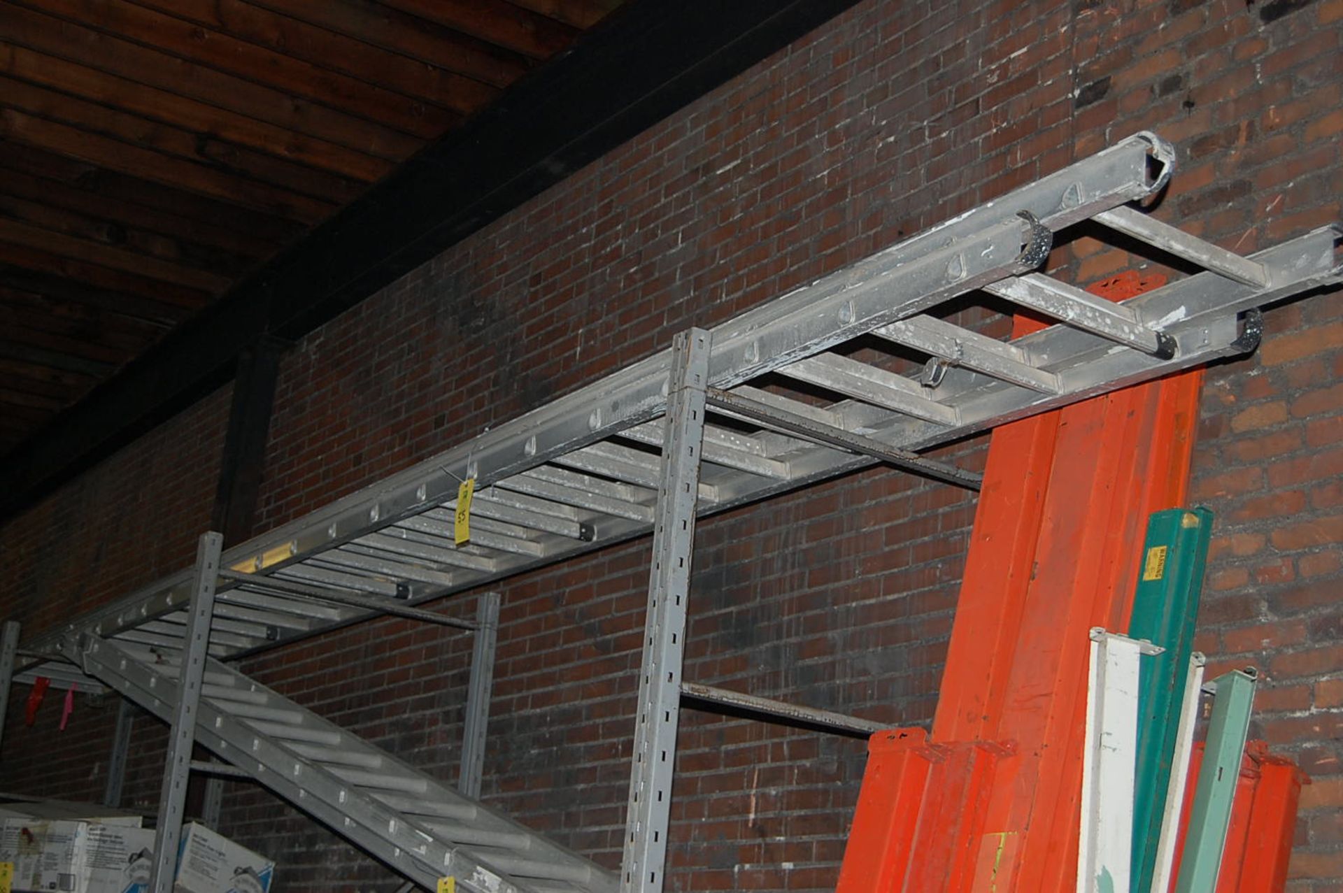 Aluminum Extension Ladder, 60 ft. Length