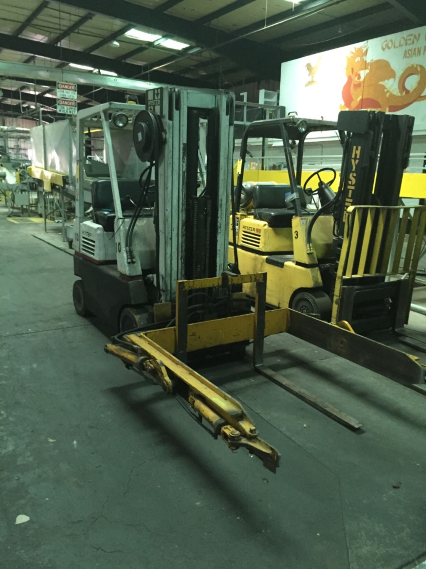 Hyster Lift Truck Model S40E S/N D002DC8851A With Bin Attachment