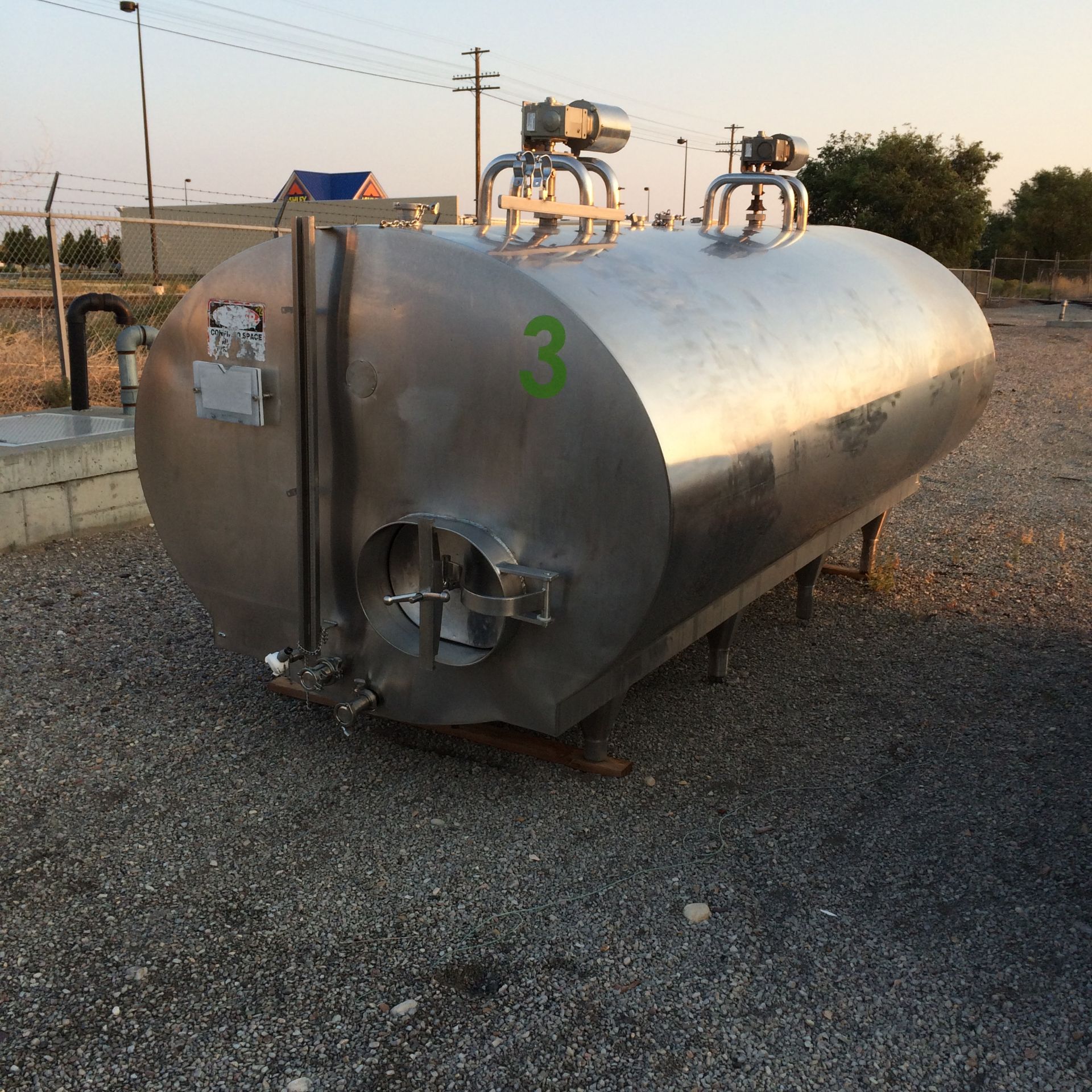 Muller Horizontal Storage Tank #3, 2000 Gal. Cap., 150 psi Ammonia Rated Jacket,