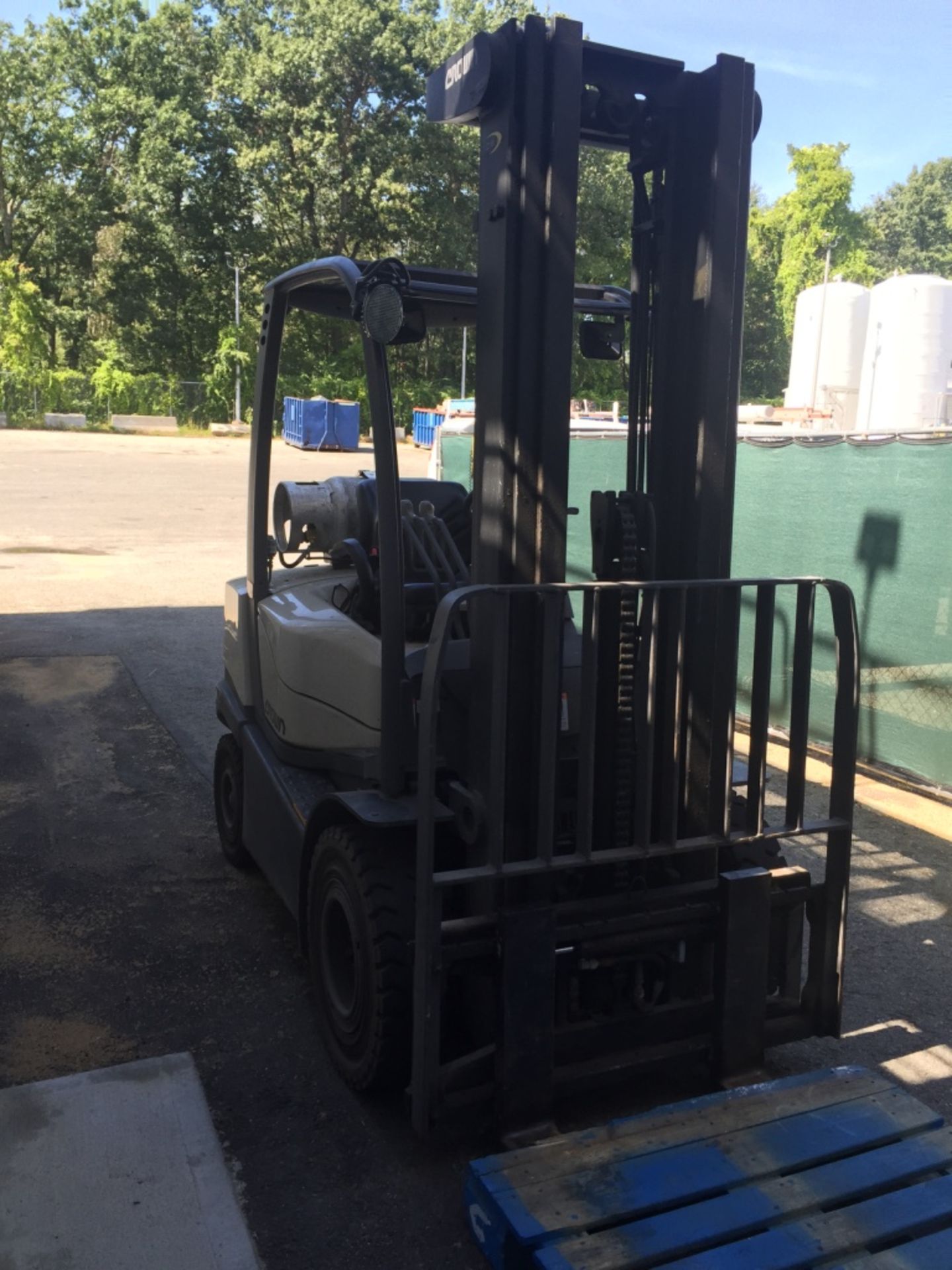 Crown Propane Fork Truck, Rigging Fee $75, If Crating or Lumber is Needed Add Additional $50 - Image 3 of 7