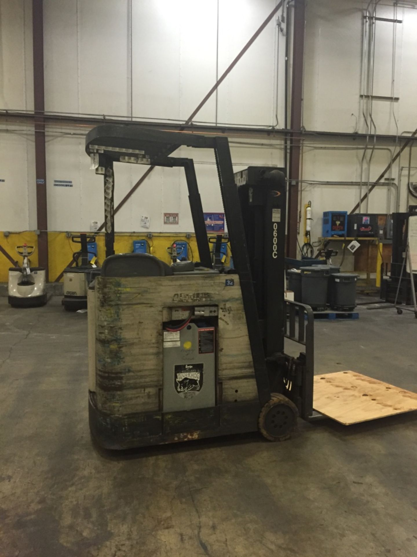 Crown Stand Up Pallet Truck 3000 Series S/N 1A283956, Rigging Fee $75, If Crating or Lumber is