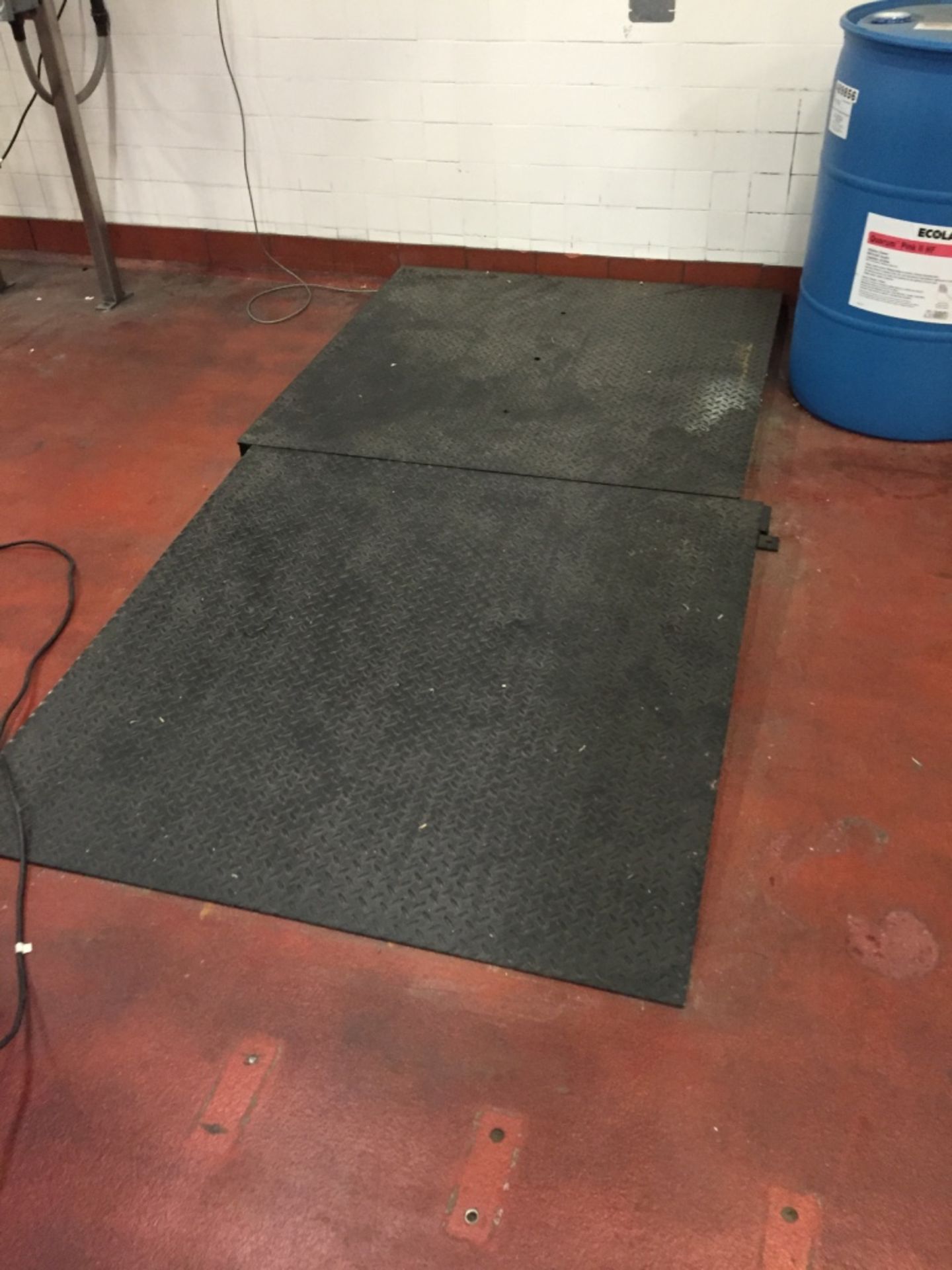 Defender 3000 XtremeW Floor Scale - Rigging Fee $100, If Crating or Lumber is Needed Add Additional
