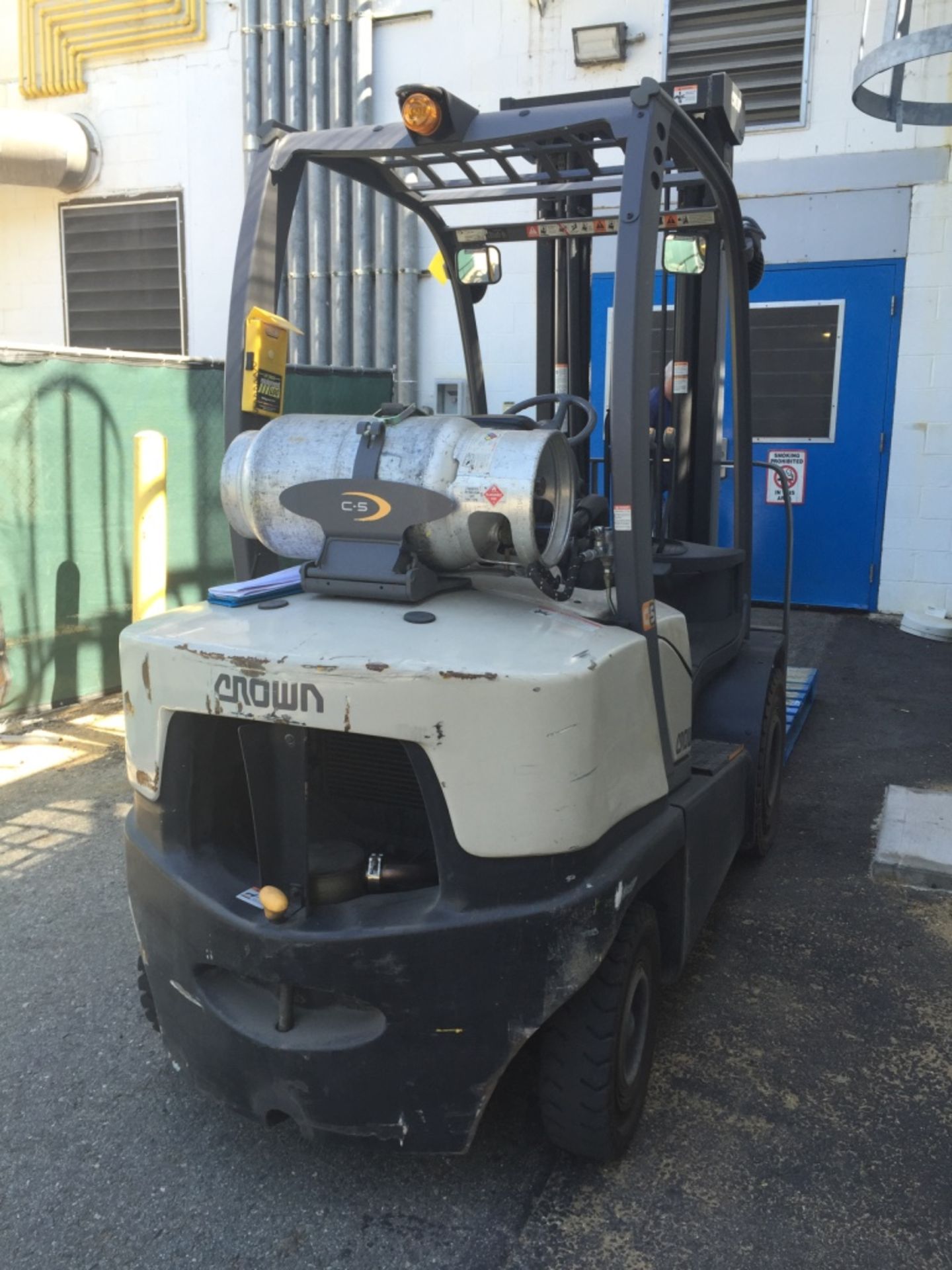 Crown Propane Fork Truck, Rigging Fee $75, If Crating or Lumber is Needed Add Additional $50 - Image 4 of 7