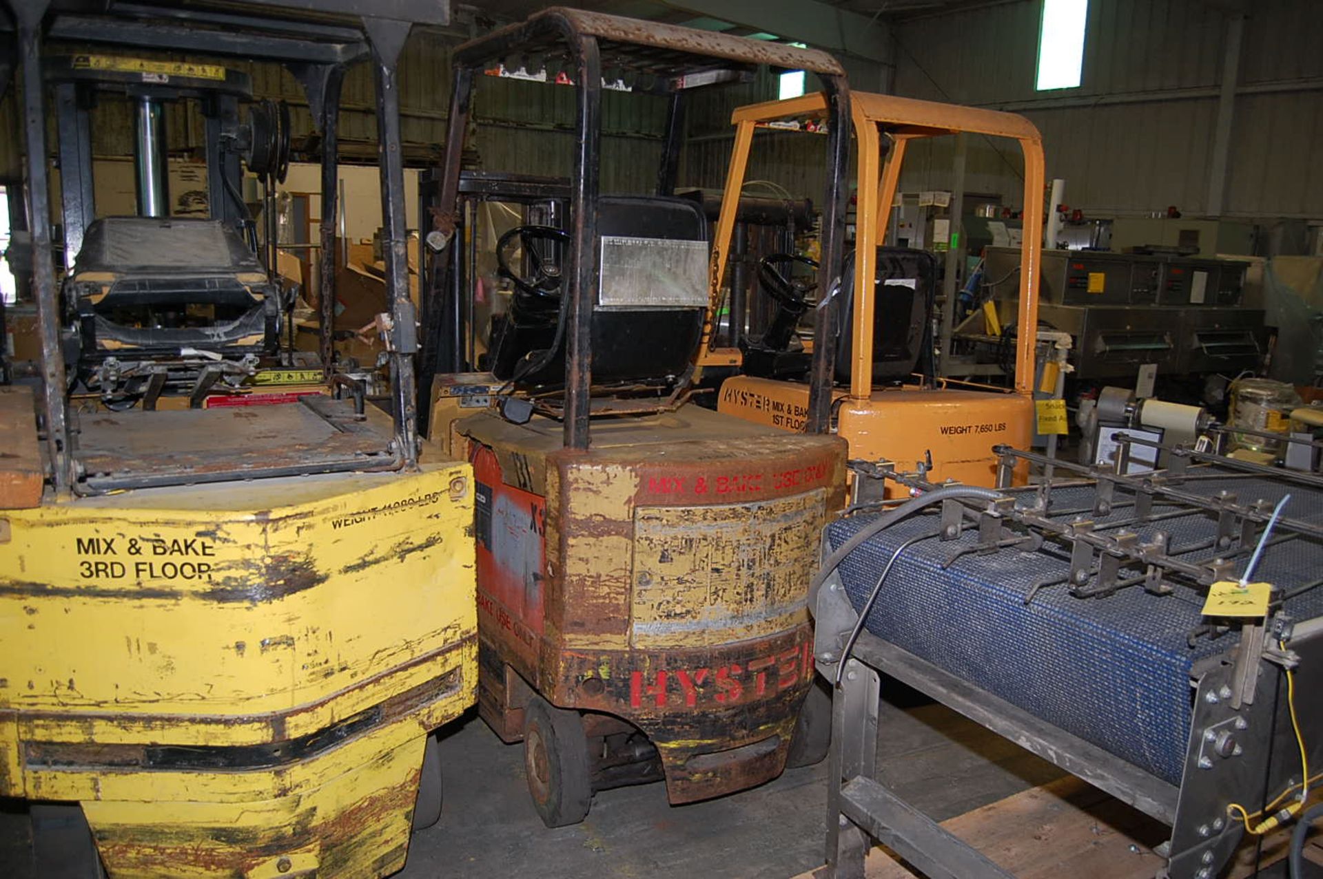 Hyster Electric Fork Lift, 36 Volt Battery, Approx. 4000 lbs. Capacity, Solid Tires, Rops - RIGGING - Image 3 of 3