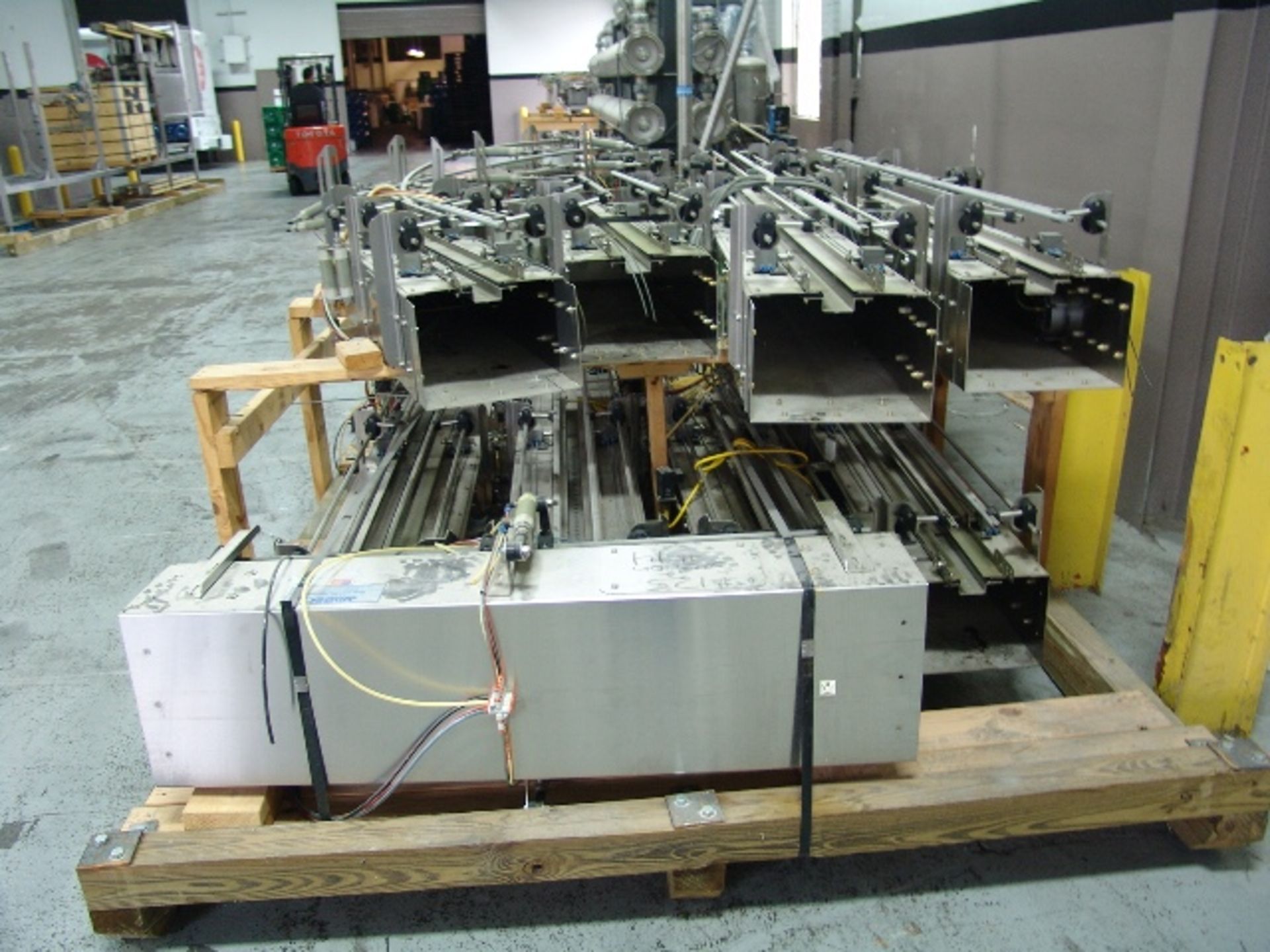 Ambec Air Conveyor for PET Bottles  - RIGGING AND HANDLING FEES: $290 - Image 7 of 9