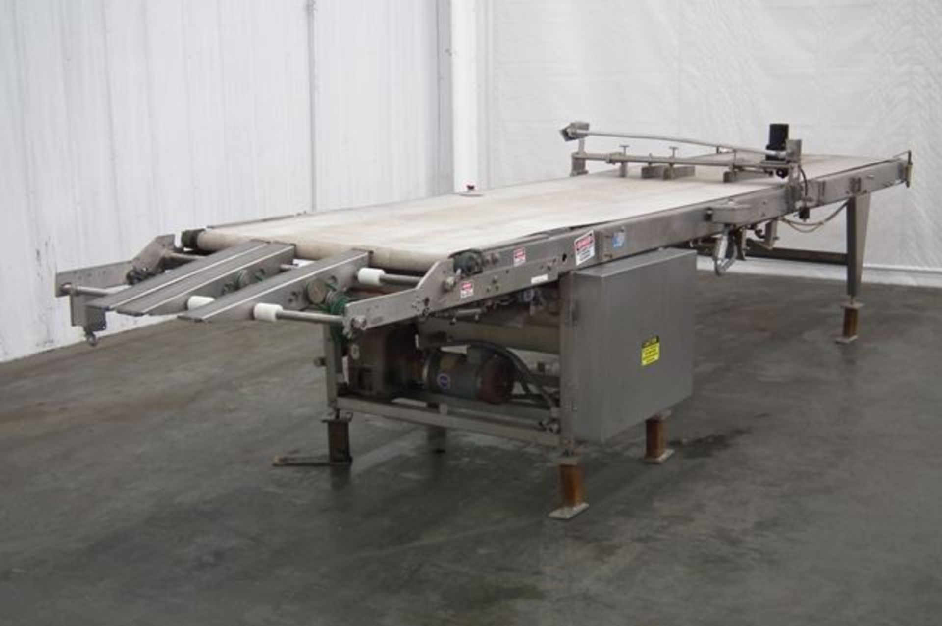 Moline Product Belt Conveyor with Laning Conveyors  - RIGGING AND HANDLING FEES: $380 - Image 3 of 4