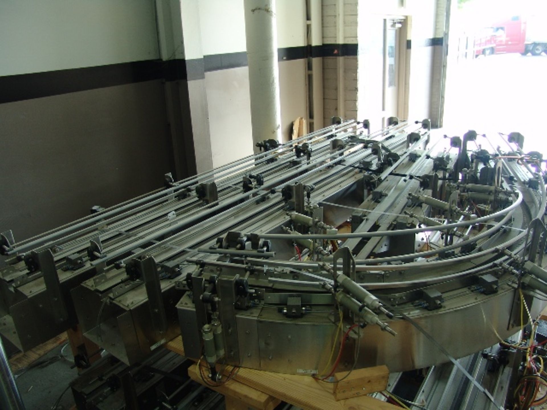 Ambec Air Conveyor for PET Bottles  - RIGGING AND HANDLING FEES: $290 - Image 4 of 9