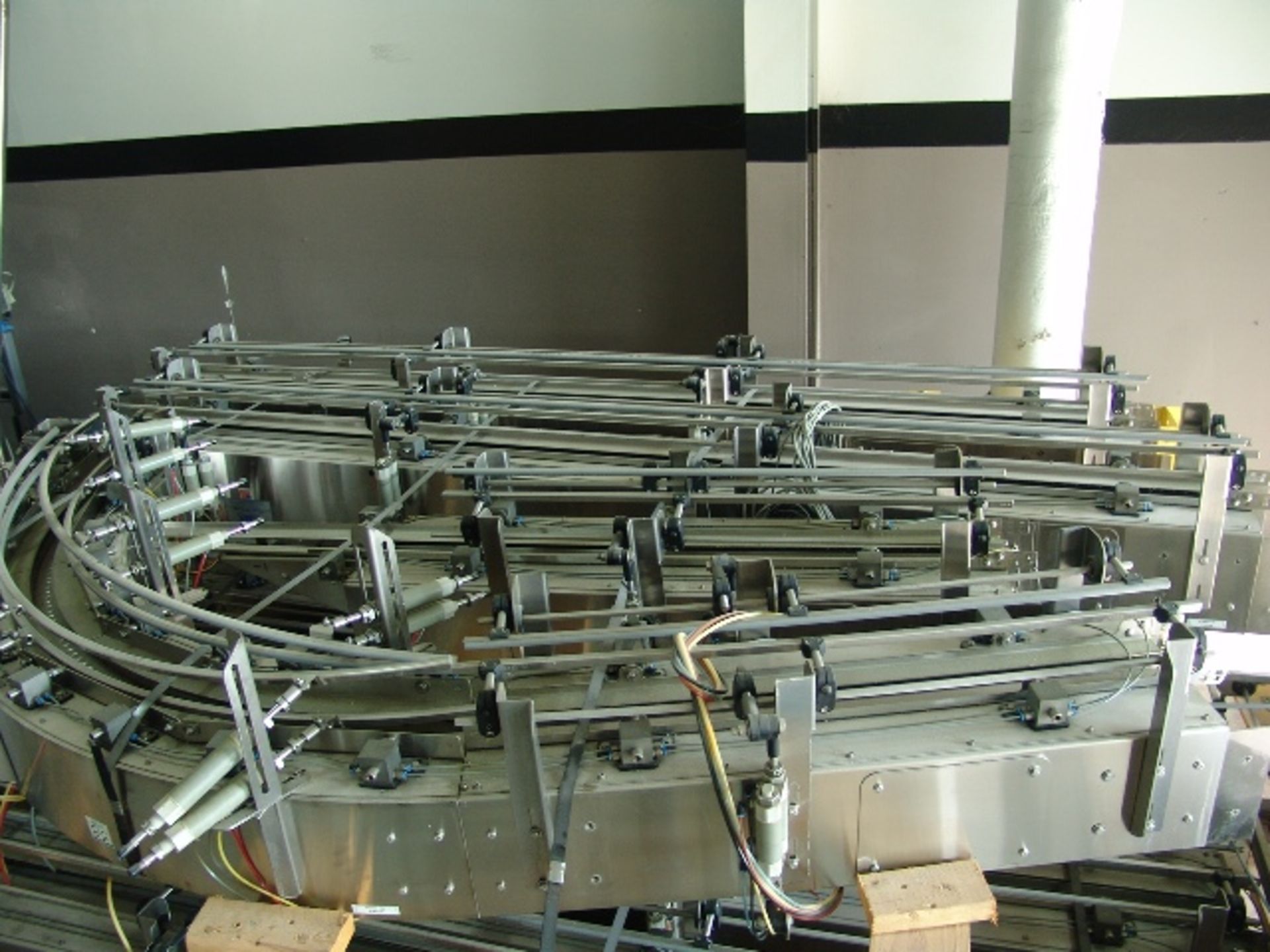 Ambec Air Conveyor for PET Bottles  - RIGGING AND HANDLING FEES: $290 - Image 5 of 9