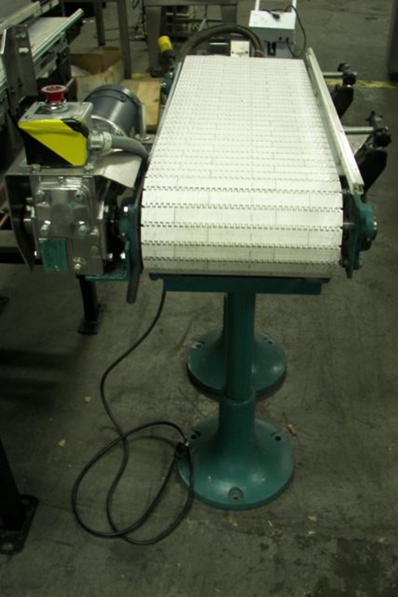 Bilt-Rite Mattop Transfer Conveyor 36 In L x 12" W  - RIGGING AND HANDLING FEES: $90 - Image 2 of 3