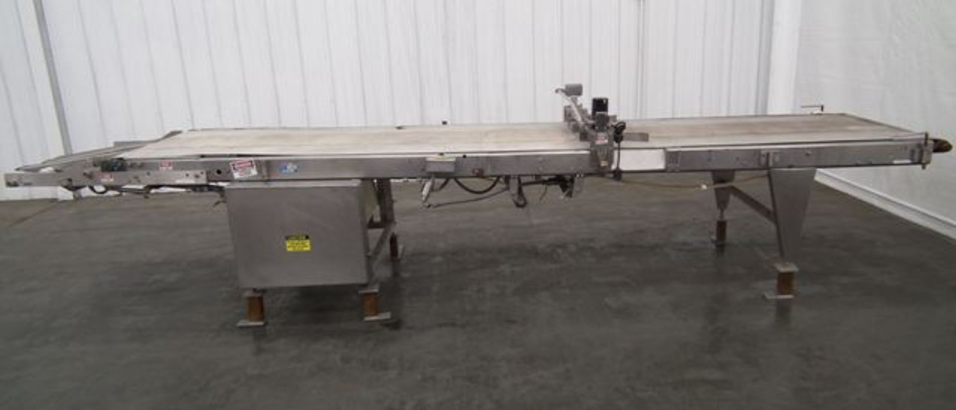 Moline Product Belt Conveyor with Laning Conveyors  - RIGGING AND HANDLING FEES: $380 - Image 4 of 4