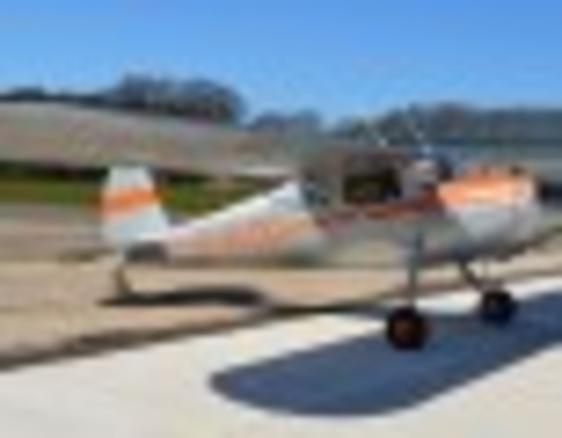 A stunning 1947 classic Cessna 140 just ready for some good old tail wheel fun. Theres not much to - Image 3 of 10