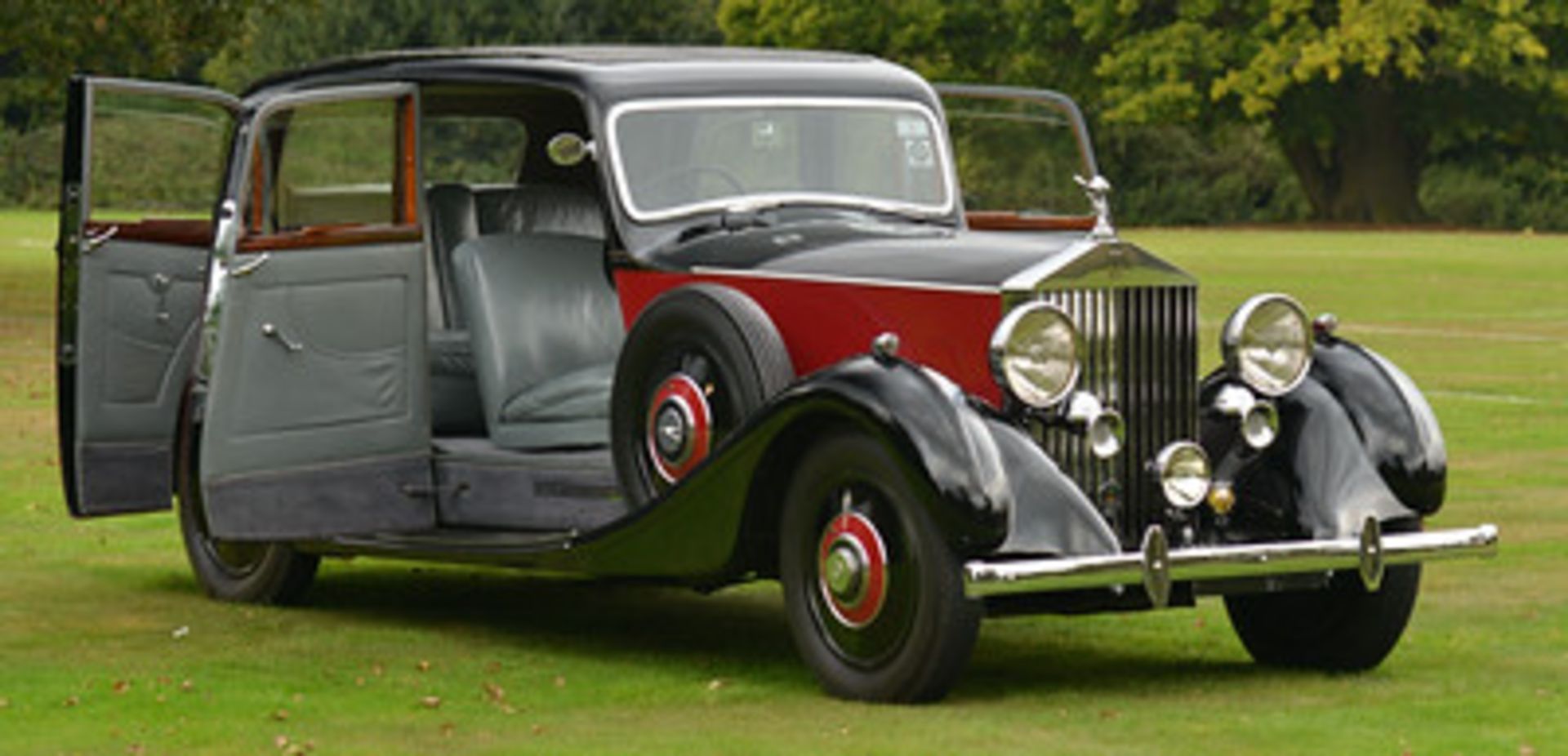 1937 Rolls Royce 25 / 30  James Young Sports Saloon
Chassis Number: GUL73Registration: 618 YUP A - Image 4 of 9