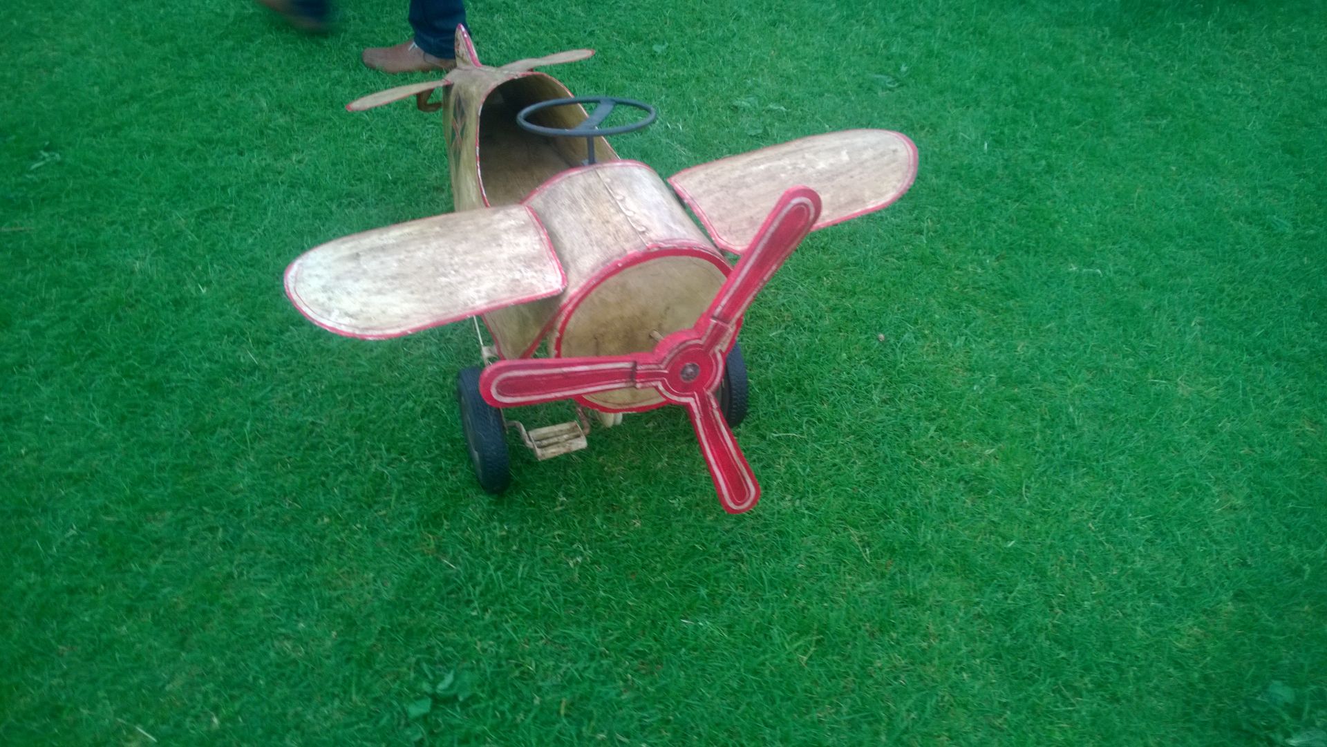 We dont know how old it is, but this is a great bit of Aviation fun. - Image 2 of 4