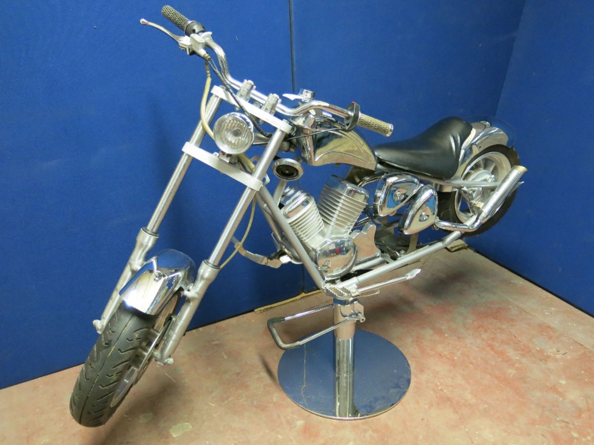 Motorbike Chopper Style Childrens Hair Salon Chair - Image 7 of 8