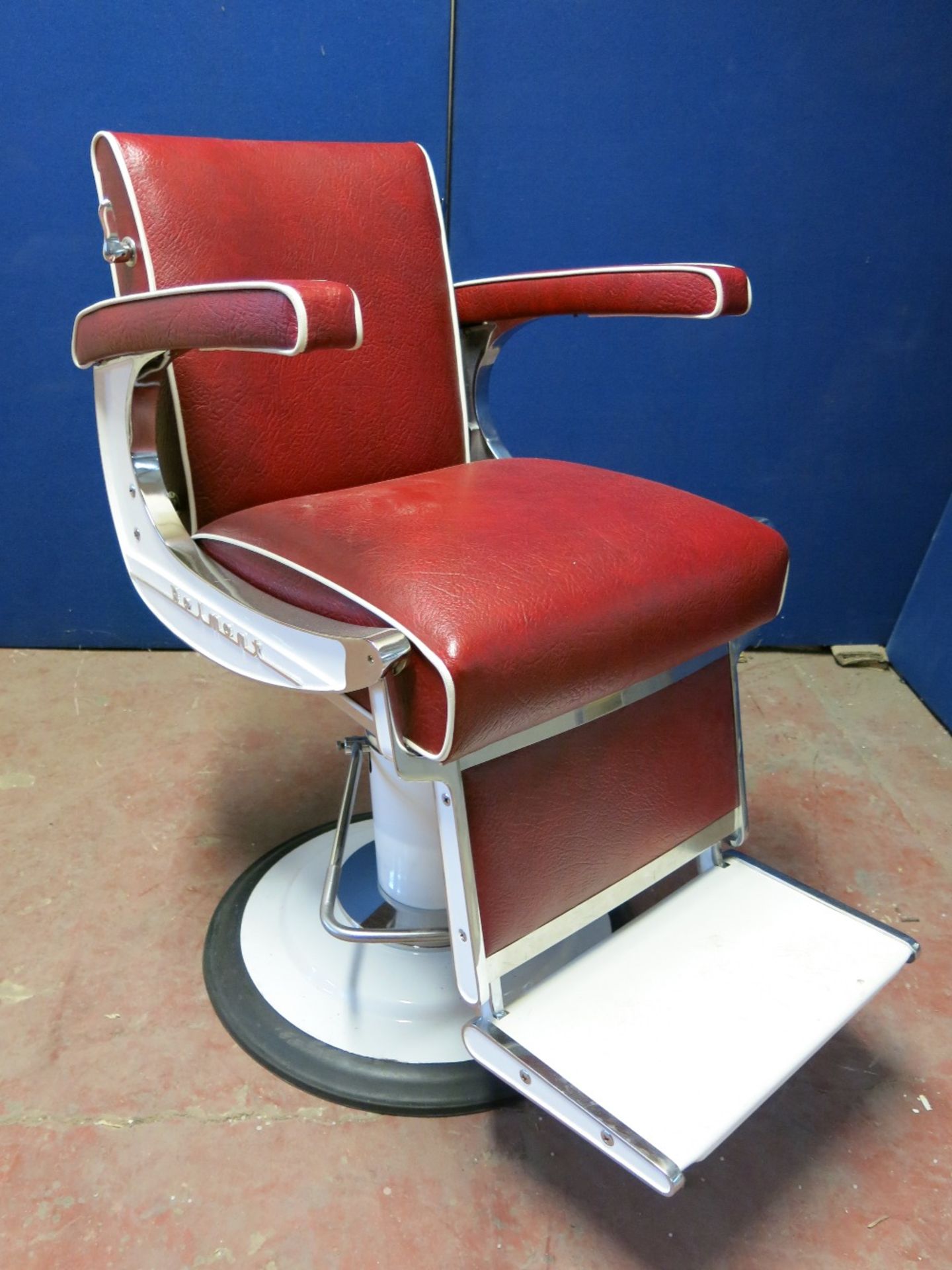 Takara Belmont Apollo 2 Hair Salon Chair - Image 2 of 9