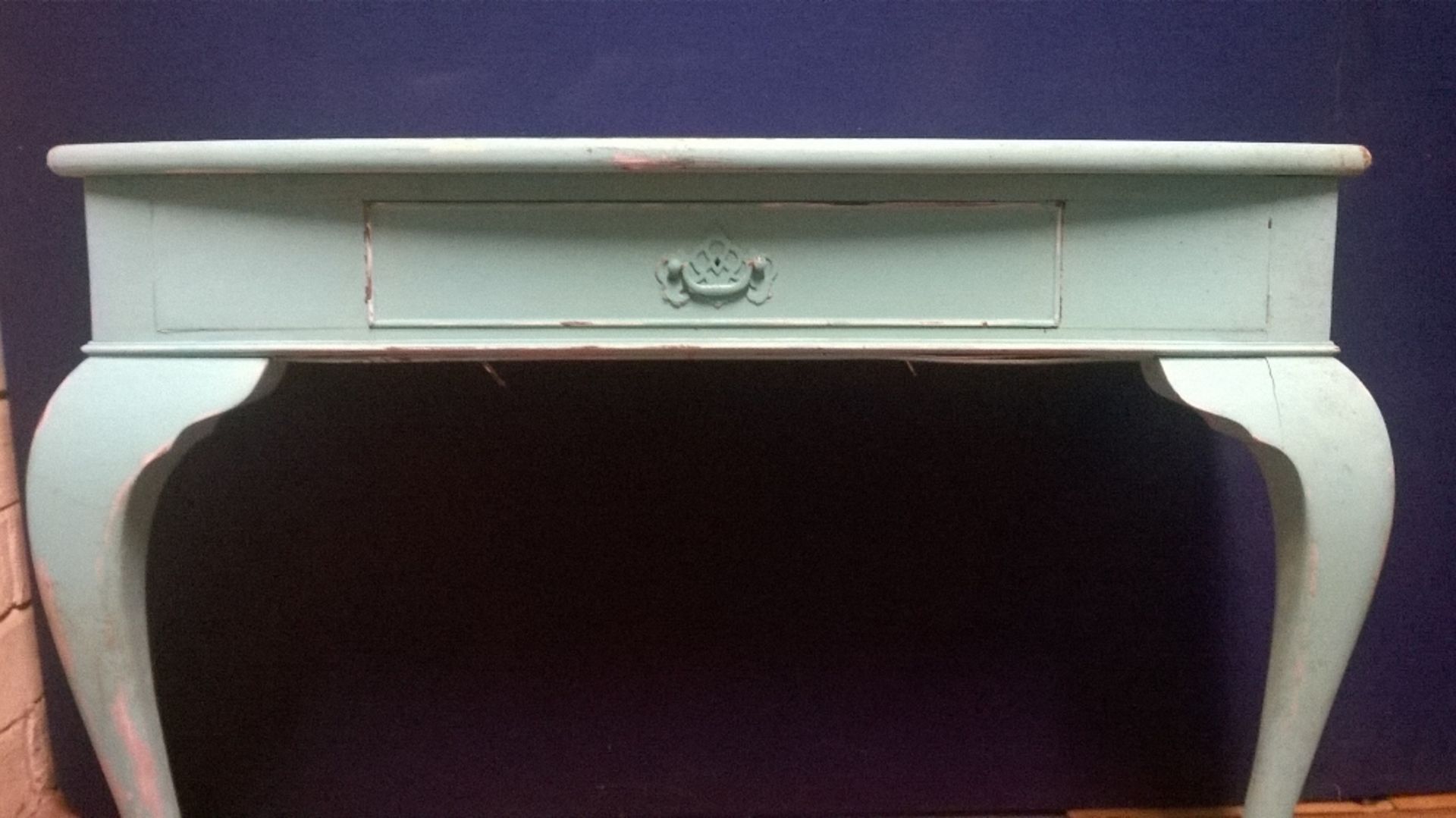Shabby Chic Painted Wooden Salon Styling Station / Console Table with Single Drawer - Image 4 of 6