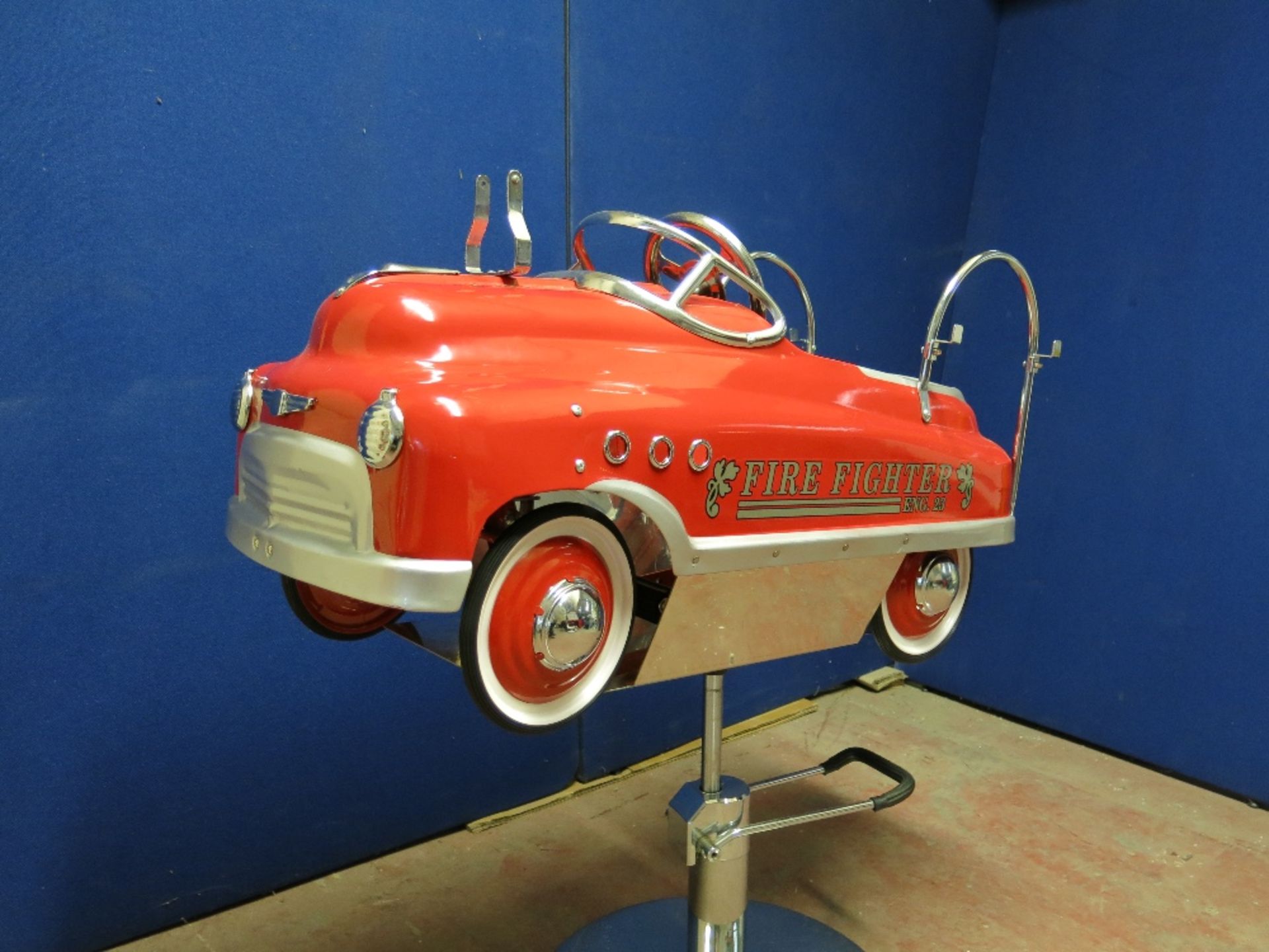 American Classic Comet Fire Fighters Metal Pedal Cart Children Hair Salon Chair - Image 4 of 12