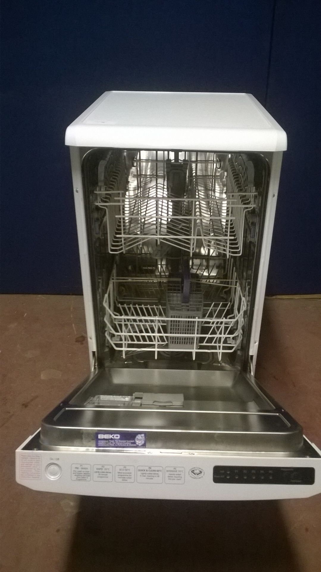Beko DSFS1531W Slim Line Free-Standing Dishwasher - Image 3 of 6