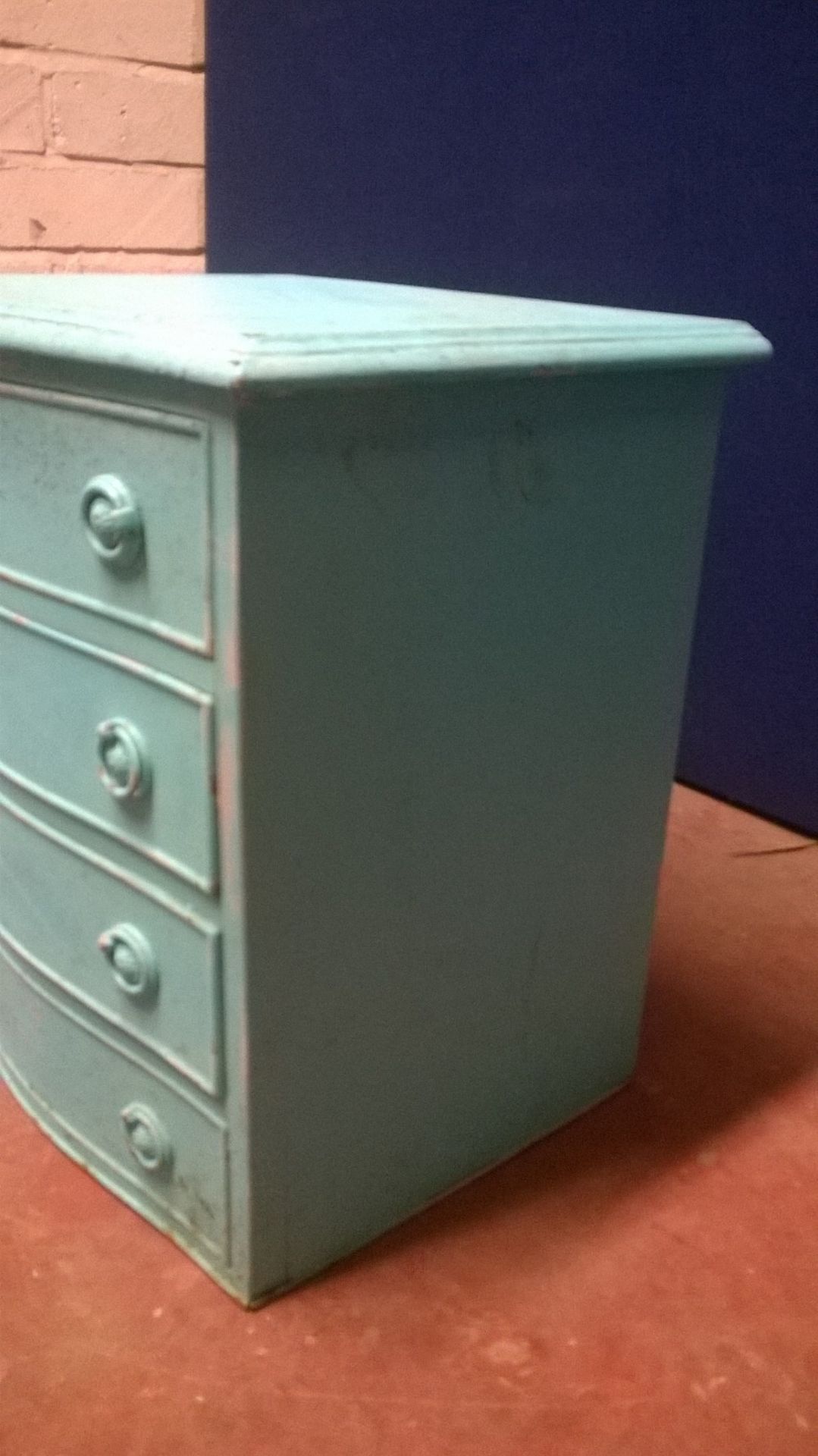 Shabby Chic Painted Wooden Bedside Cabinet / Chest of Drawers Unit - Image 4 of 5