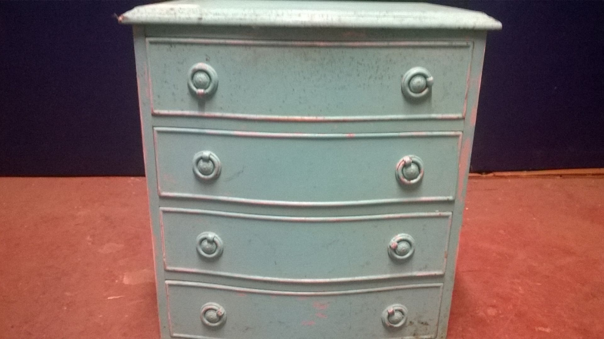 Shabby Chic Painted Wooden Bedside Cabinet / Chest of Drawers Unit - Image 2 of 5