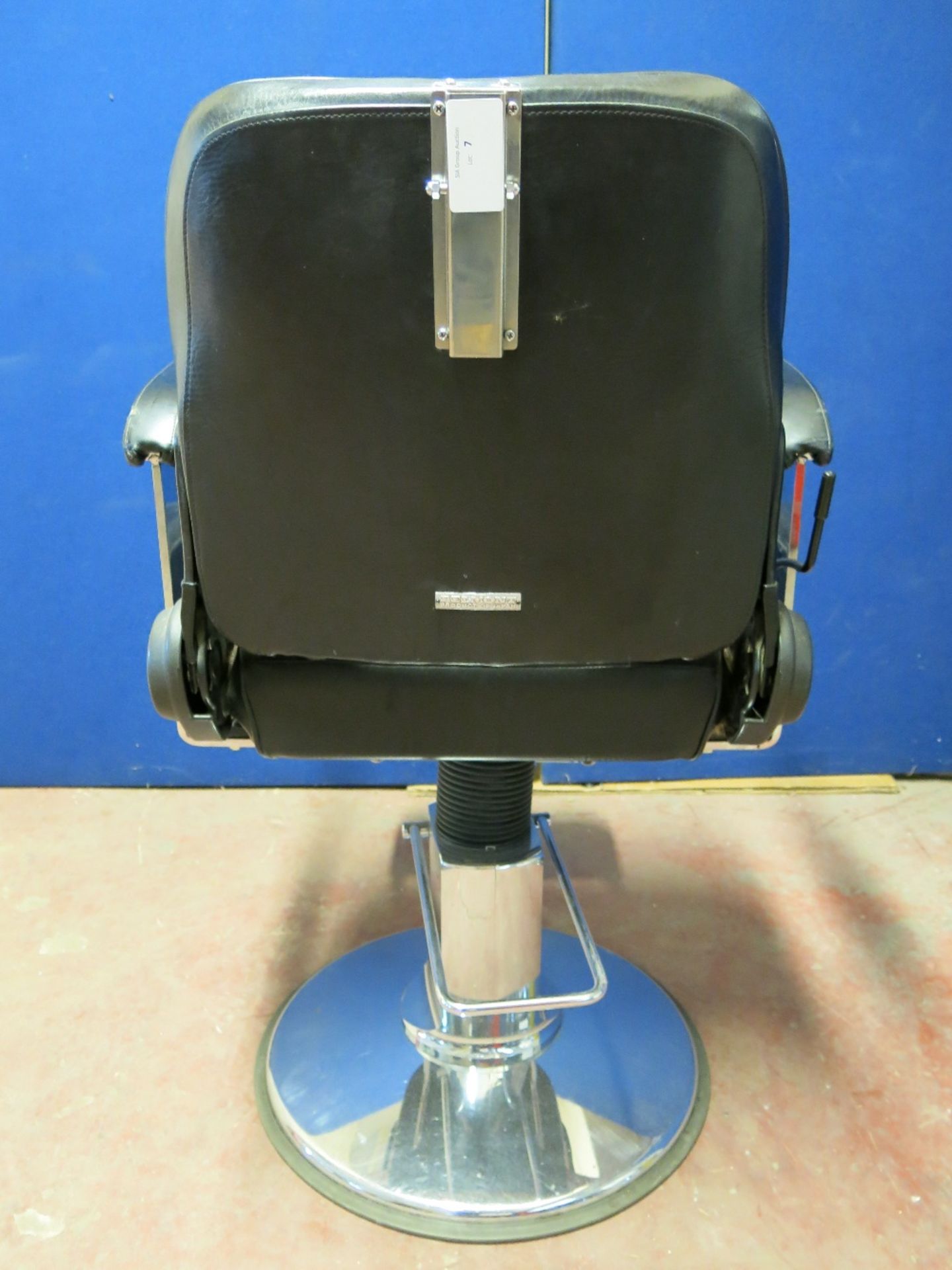 Takara Belmont GT Sportsman Hair Salon Chair - Image 7 of 11