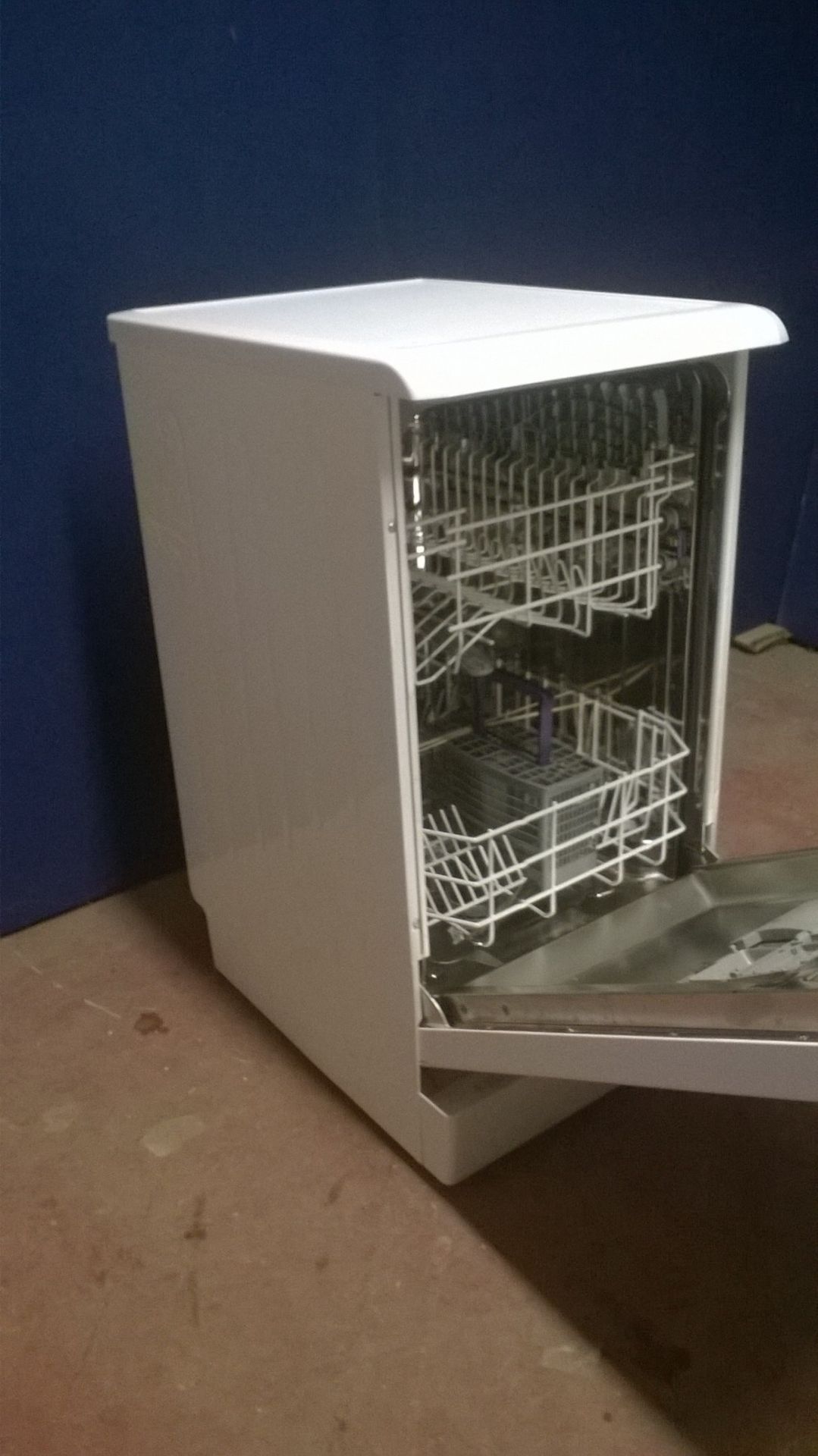 Beko DSFS1531W Slim Line Free-Standing Dishwasher - Image 5 of 6