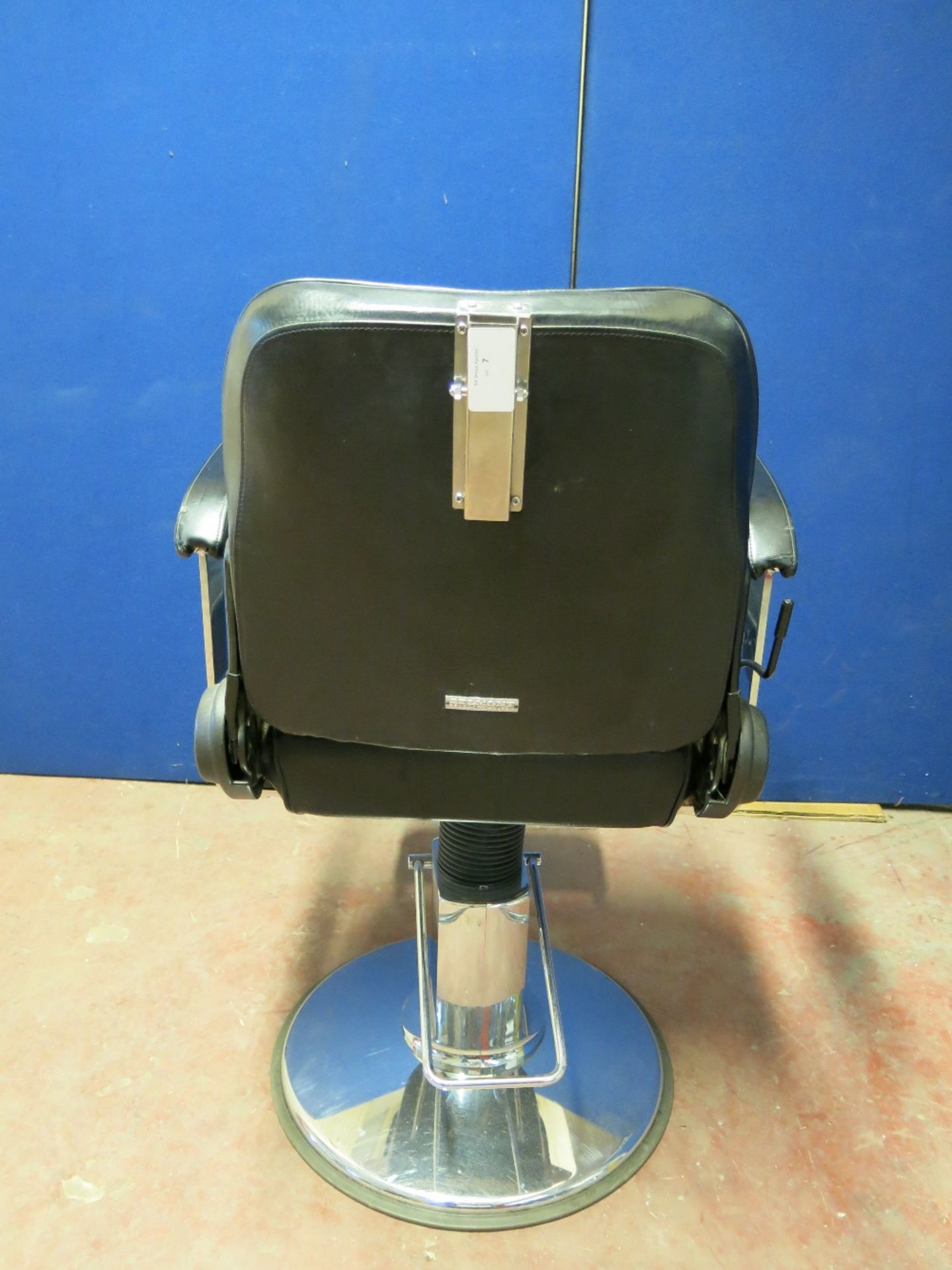 Takara Belmont GT Sportsman Hair Salon Chair - Image 6 of 11