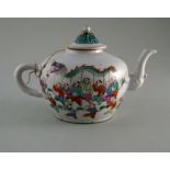 Famille-Rose tea pot, Tongzhi period  H. 9.5 cm, W. 15 cm. Delicate round elegant shaped pot with