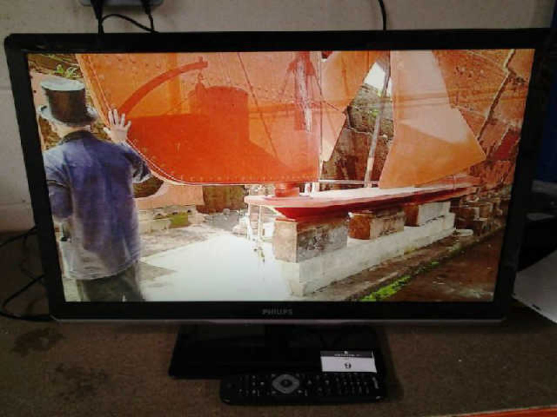 PHILIPS  24`` LED  SMART TELEVISION  MODEL  24PFL3507 INTERGRADED  FREEVIEW , WIRELESS  LAN READY