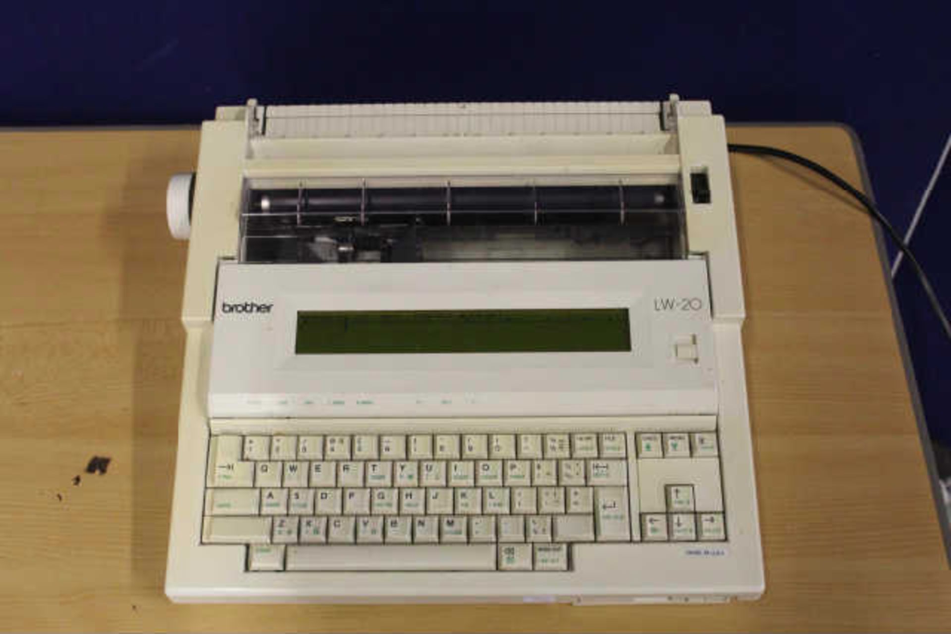 BROTHER LW-20 ELECTRIC TYPEWRITER WITH FLOPPY DISC DRIVE -POWERS UP