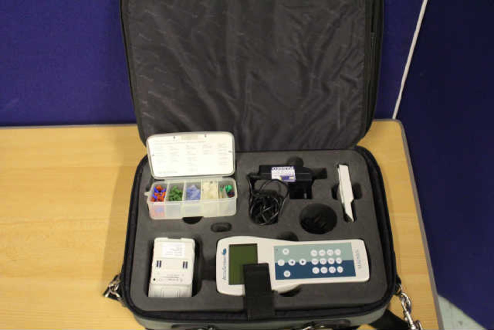 MADSEN ACCUSCREEN PRO NEONATAL RELEX MONITOR WITH PROB ACCESSORY KIT AND CARRY CASE(COMES WITH PLUG,