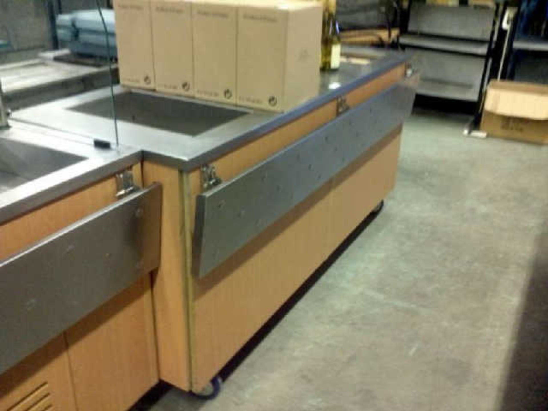 STAINLESS STEEL PORTABLE SERVERY UNIT WITH TWIN WELL COUNTER TOP & TRAY SHELF