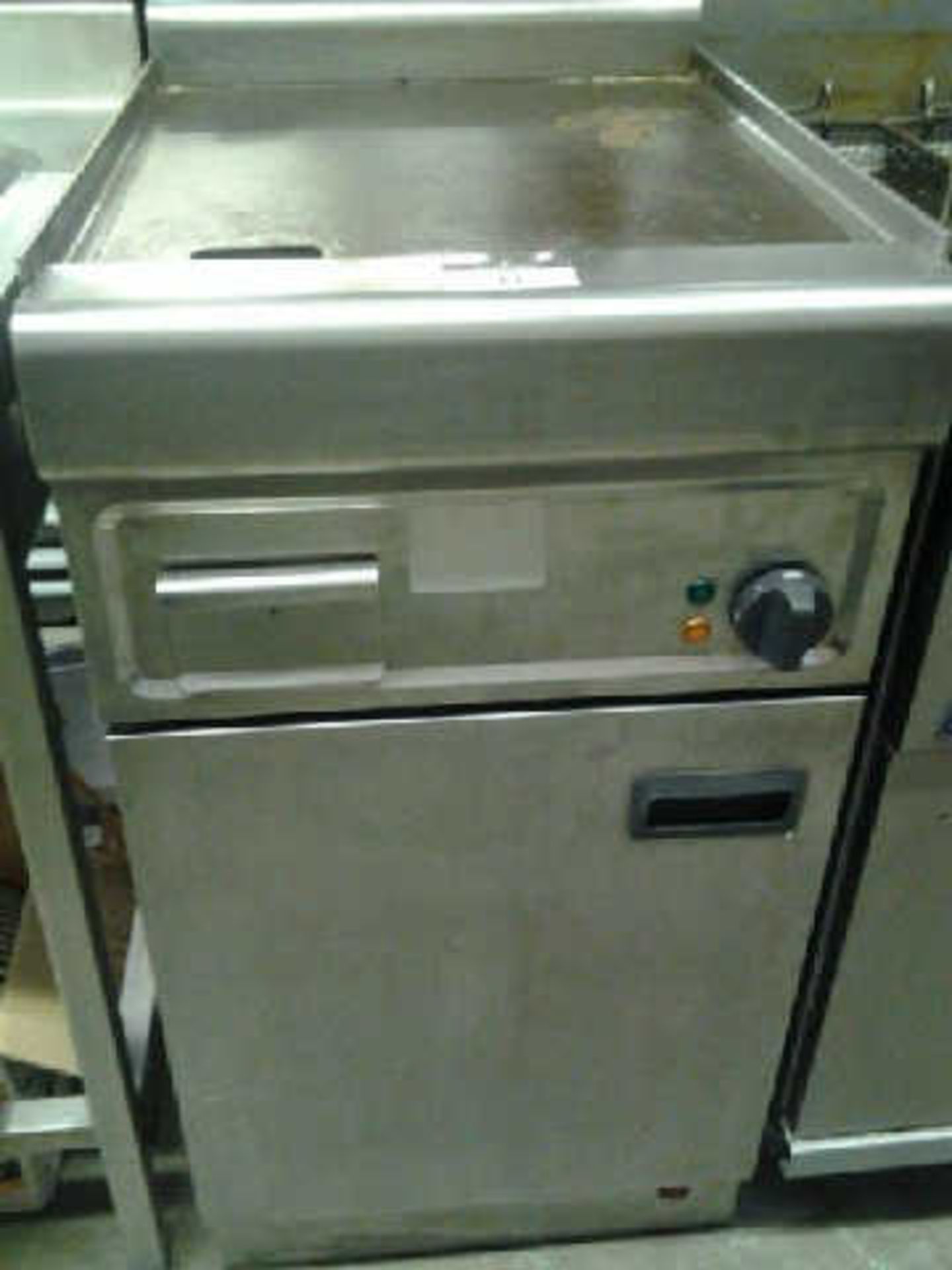 LINCAT ELECTRIC GRIDDDLE ON HEATED CUPBOARD BASE