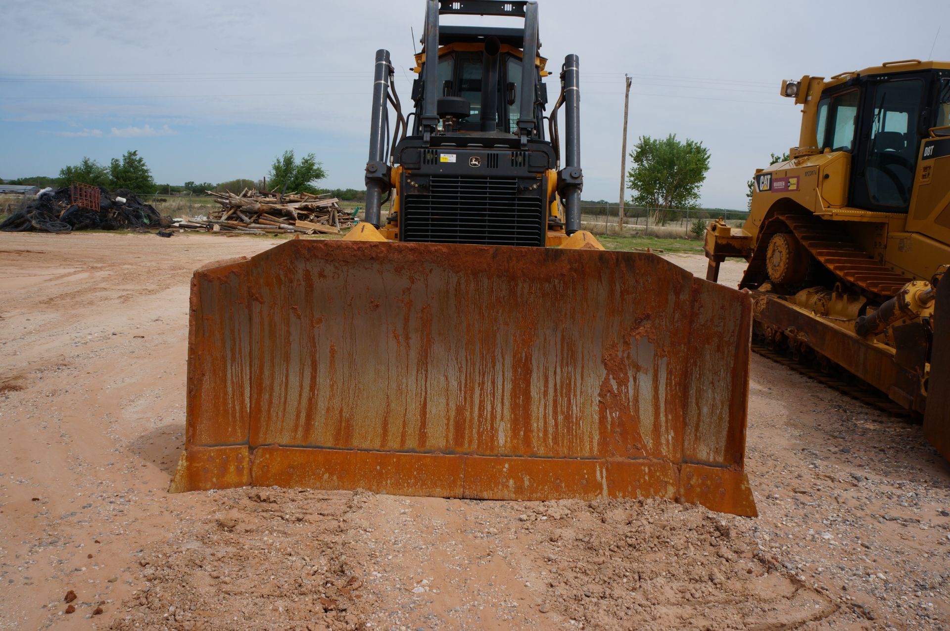 2011 JD DOZER 850K  2700 HRS - Image 2 of 4