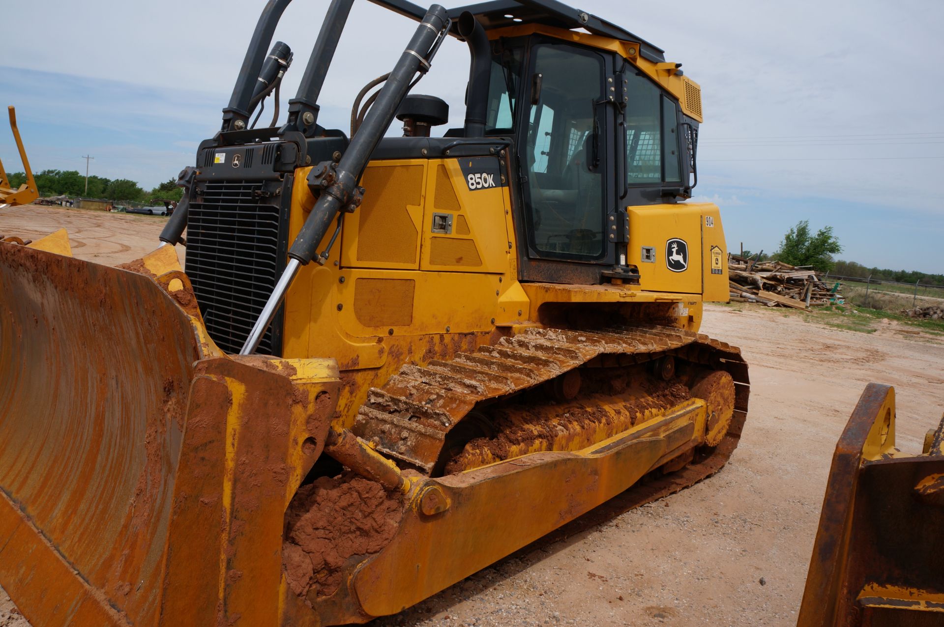 2011 JD DOZER 850K  2700 HRS - Image 3 of 4