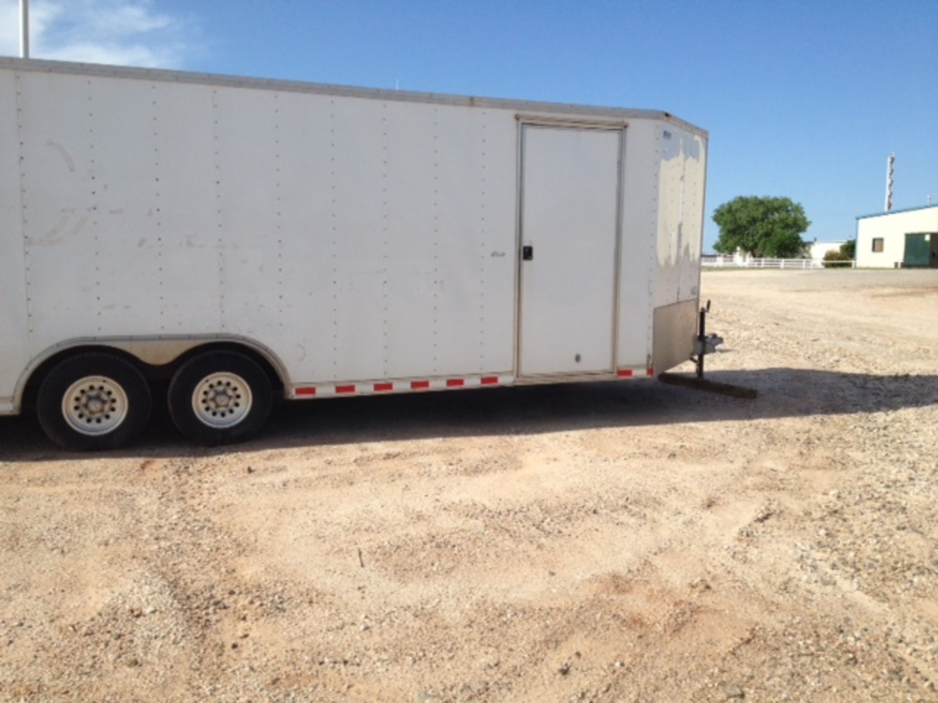 PACE 28' ENCLOSED CAR HAULER W/BUILT IN EQUIPMENT - Image 3 of 5