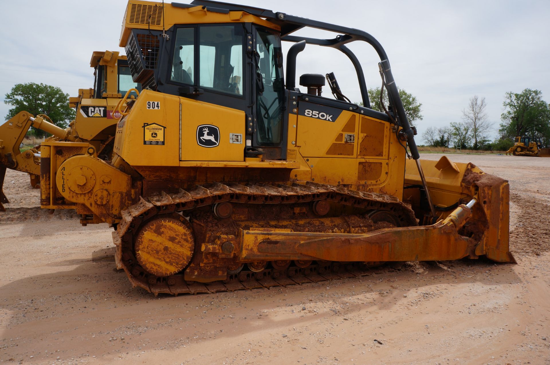 2011 JD DOZER 850K  2700 HRS