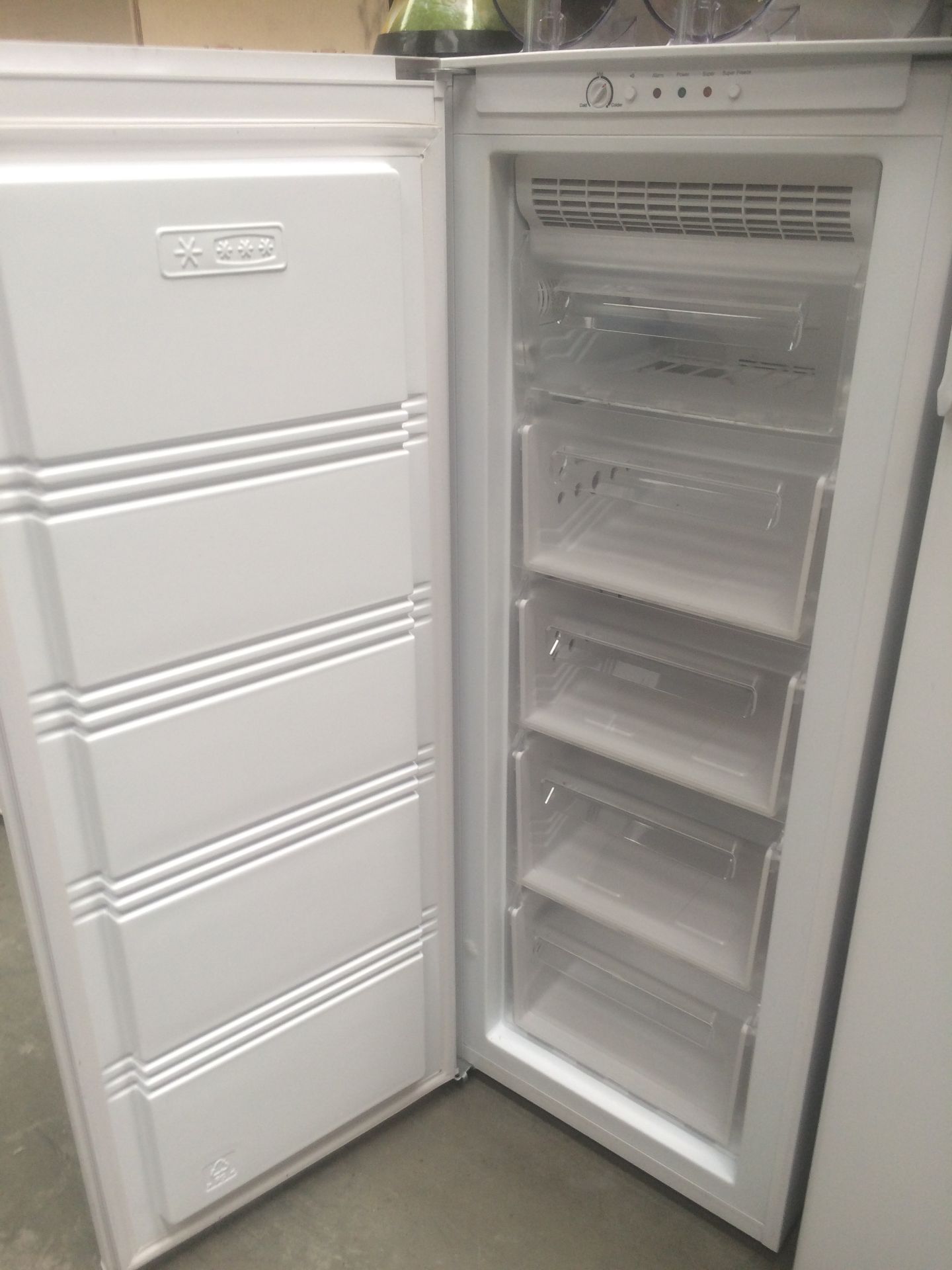 Fridgemaster freezer working 5 compartments 550mmX550mmX1440mm high - Image 2 of 3