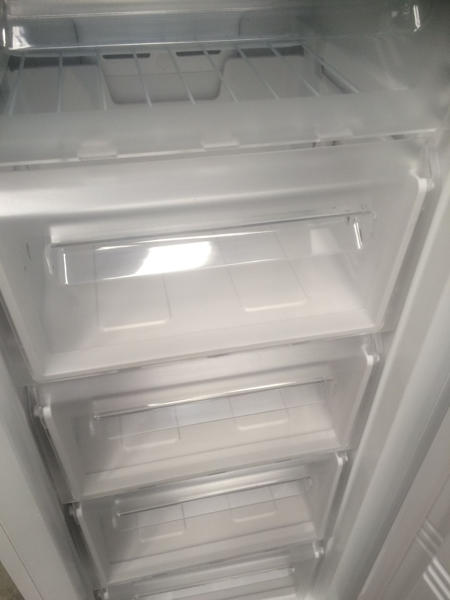 Fridgemaster freezer working 5 compartments 550mmX550mmX1440mm high - Image 3 of 3