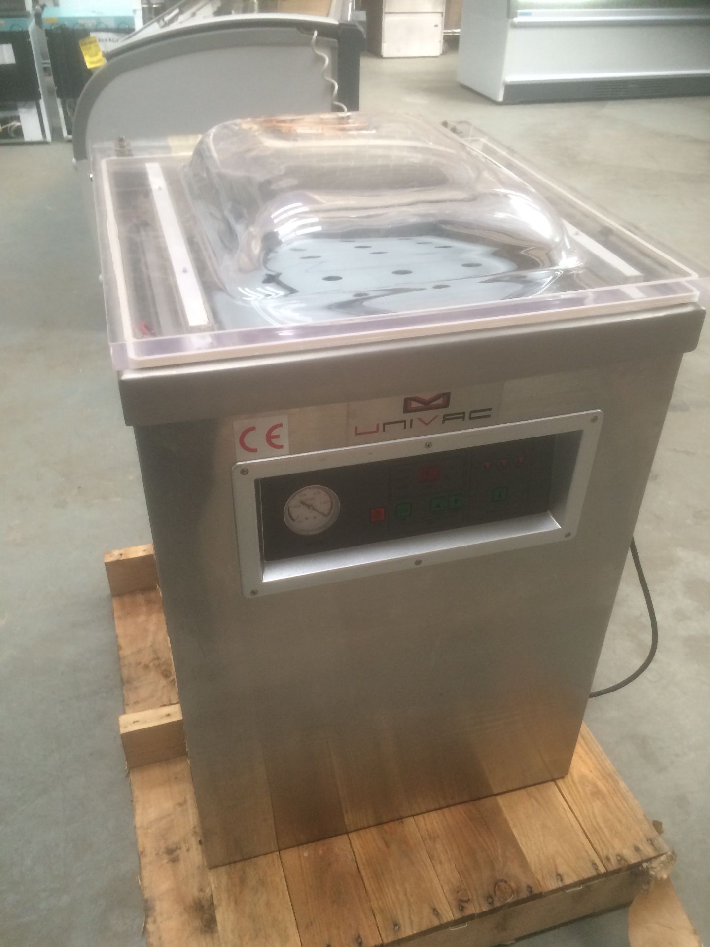 Univac 500 Vacuum Packer, No Wheels