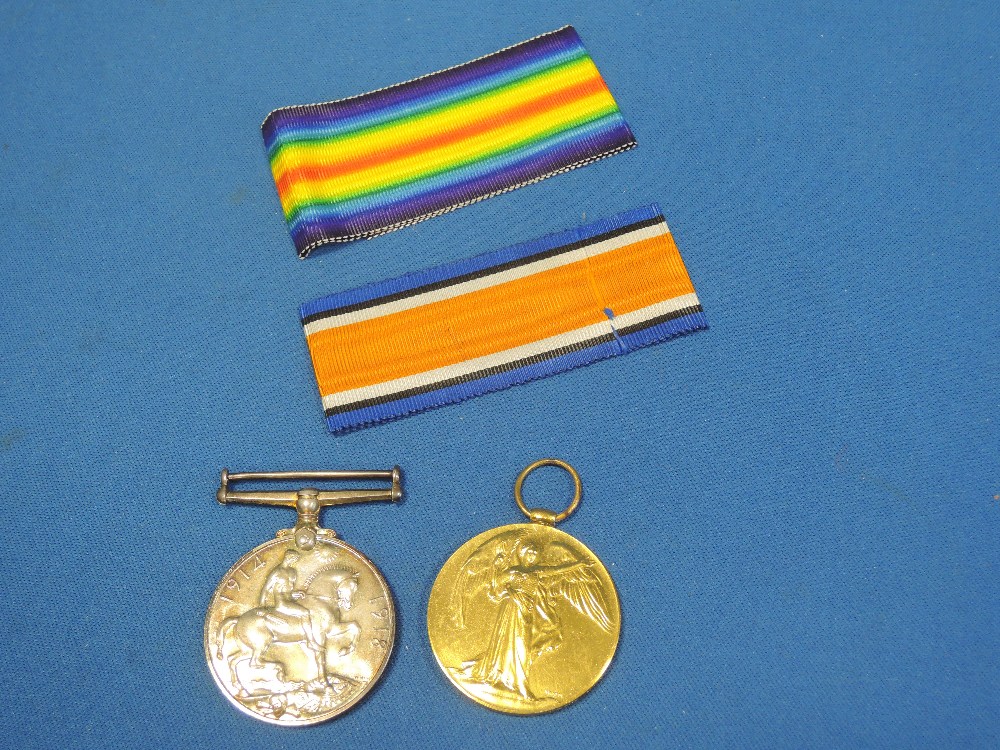 A pair of World War 1 medals, to 111373 Pte B Clark, Tank Corps