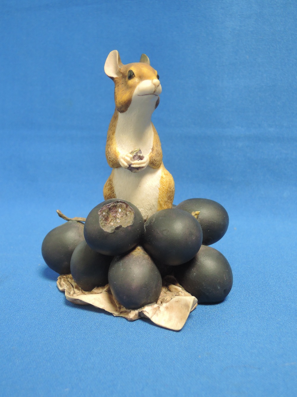 A Border Fine Arts study, Mouse on Grapes, 032A